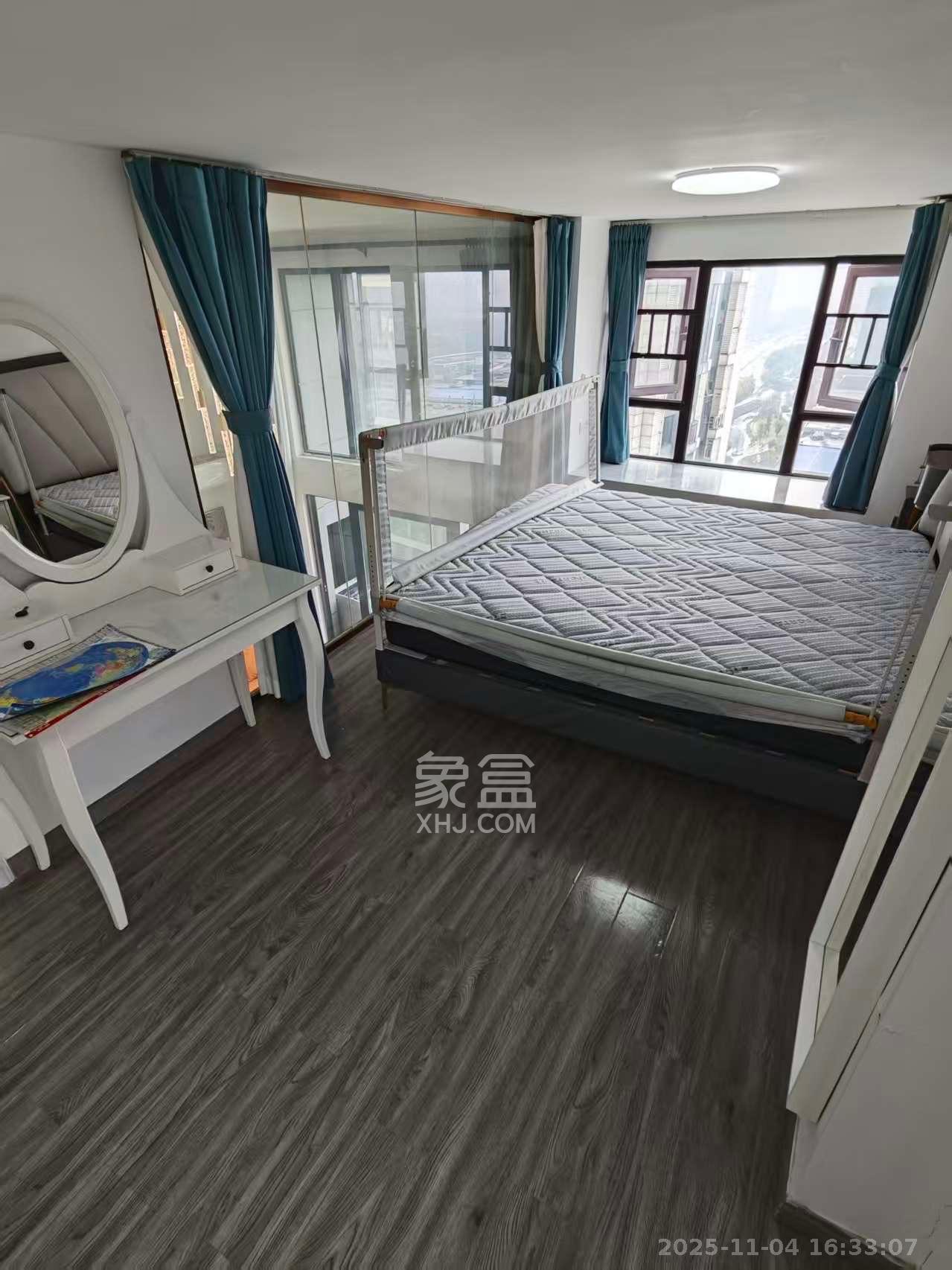 万科金色梦想B区 2室2厅2卫 2400.0元/月 万科金色梦想B区 2室2厅2卫 2400.0元/月室内图