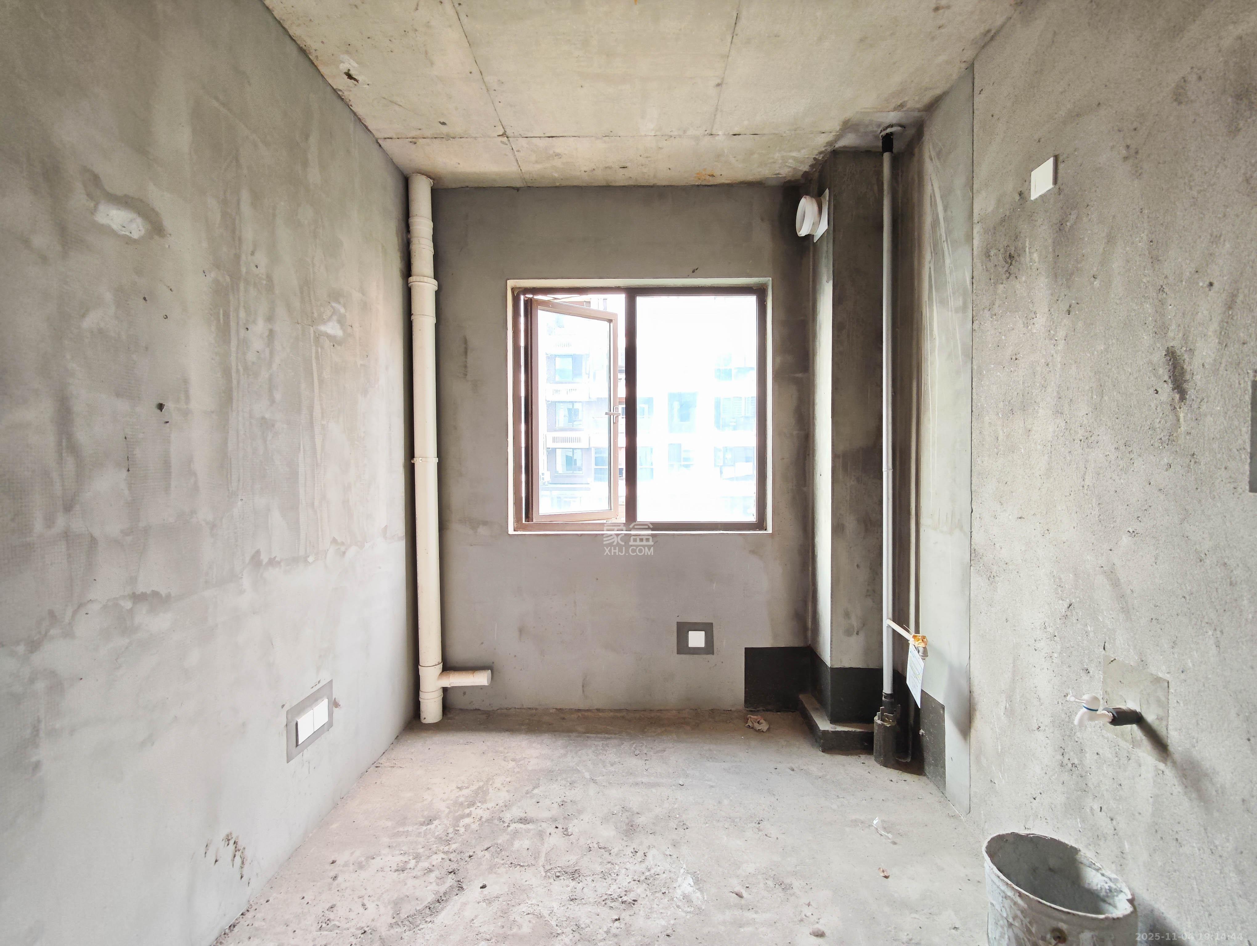 保利城(中航城国际社区、郡原美村) 4室2厅2卫 148.0万 保利城(中航城国际社区、郡原美村) 4室2厅2卫 148.0万其他