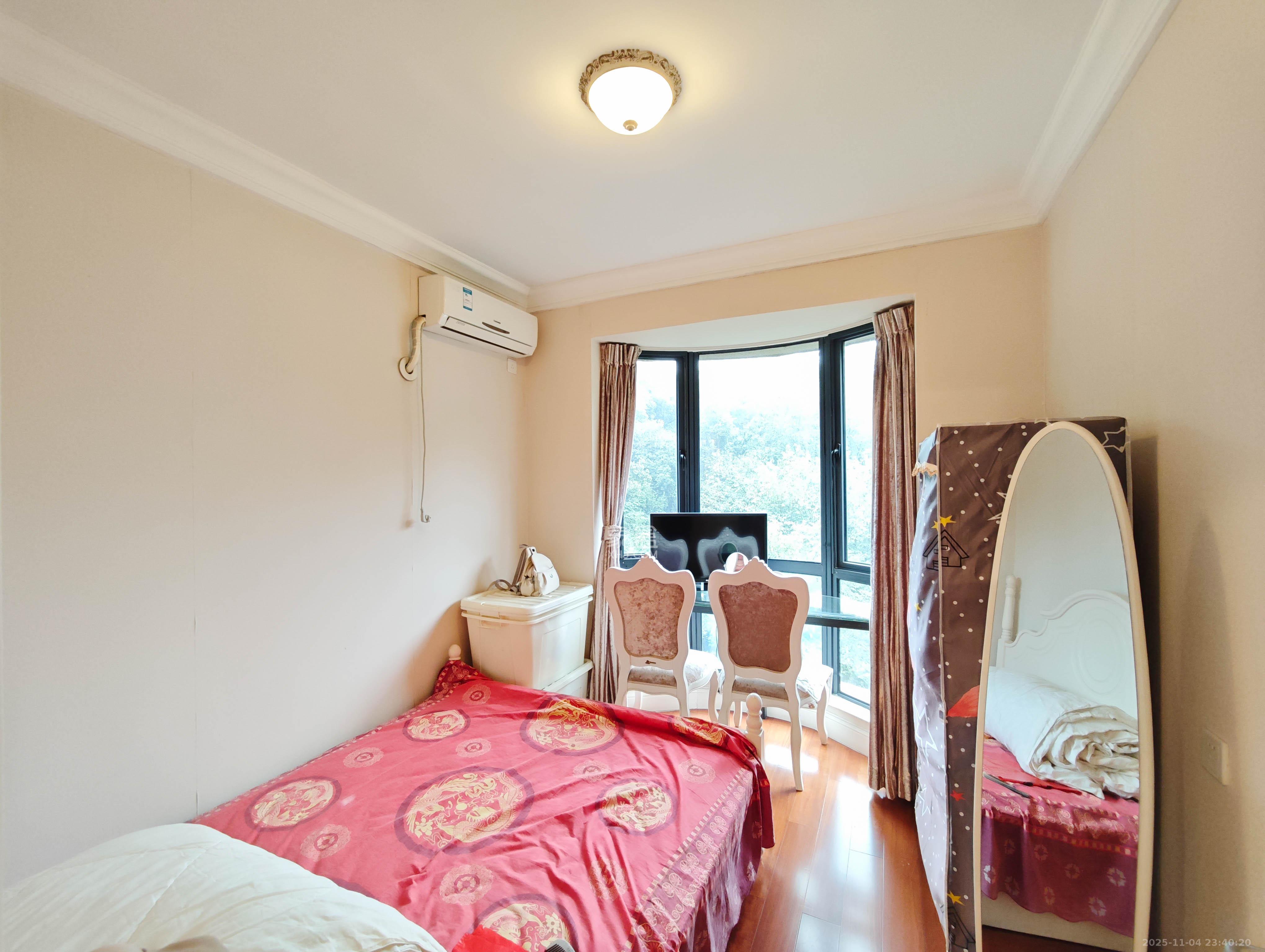 保利城(中航城国际社区、郡原美村) 2室1厅1卫 70.0万 保利城(中航城国际社区、郡原美村) 2室1厅1卫 70.0万卧室