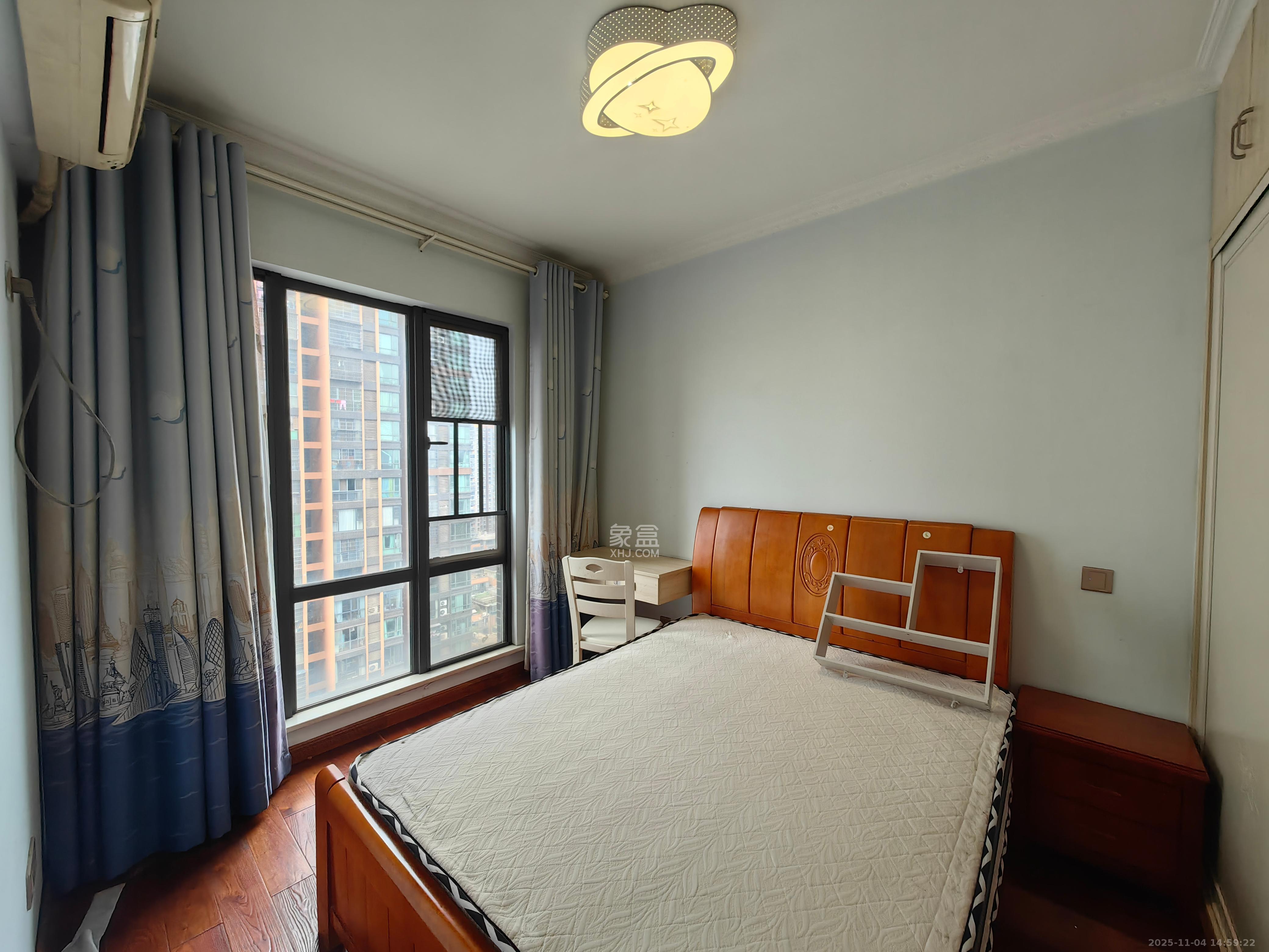 海伦春天  3室2厅2卫    2300.0元/月室内图