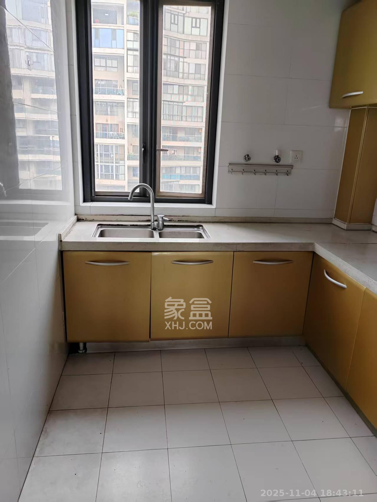 鑫源公寓 3室2厅2卫 3800.0元/月 鑫源公寓 3室2厅2卫 3800.0元/月室内图