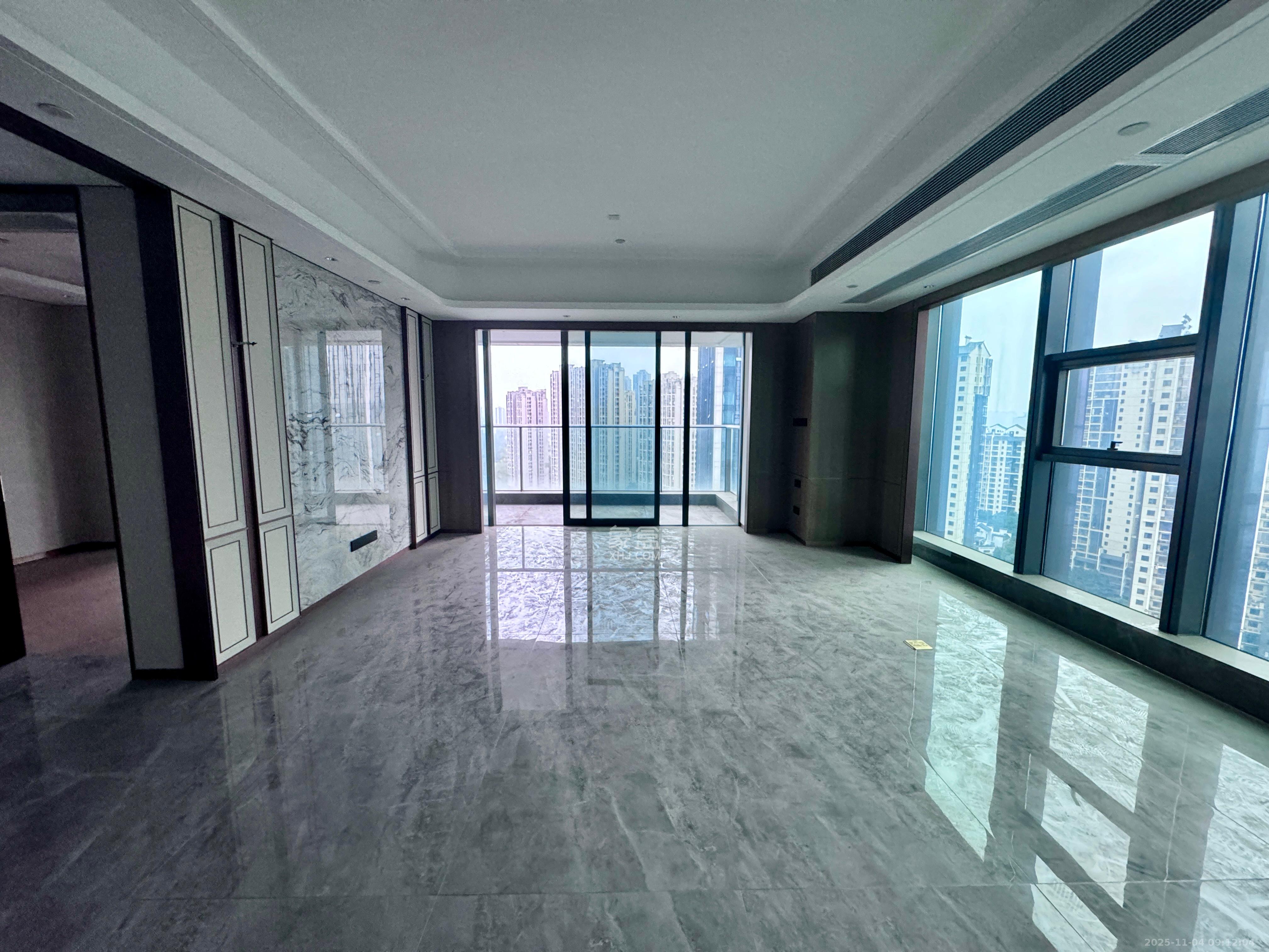 运达中央广场三期  4室2厅3卫    13000.0元/月室内图1