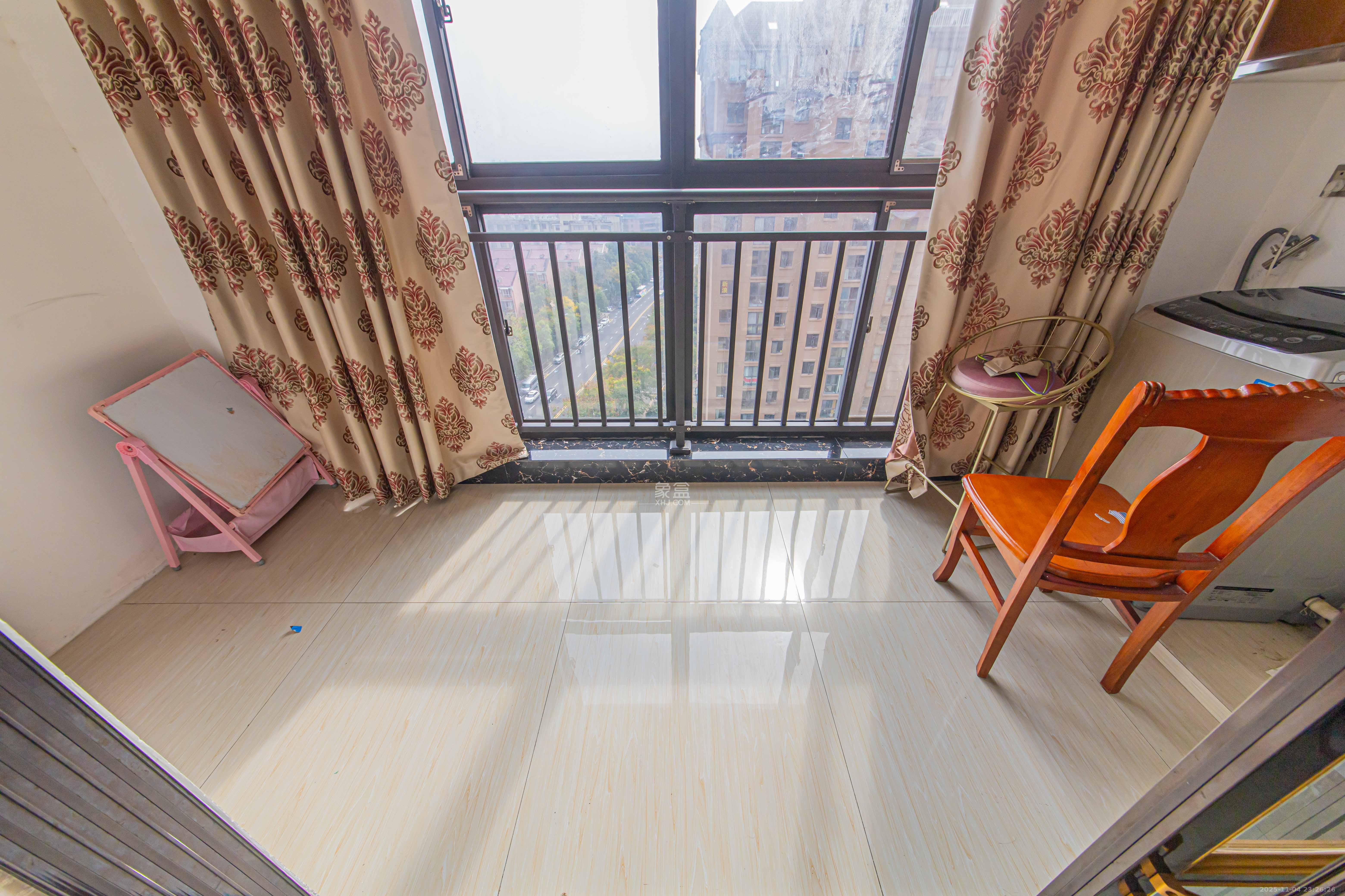 兴汝金城  3室2厅2卫    158.0万阳台