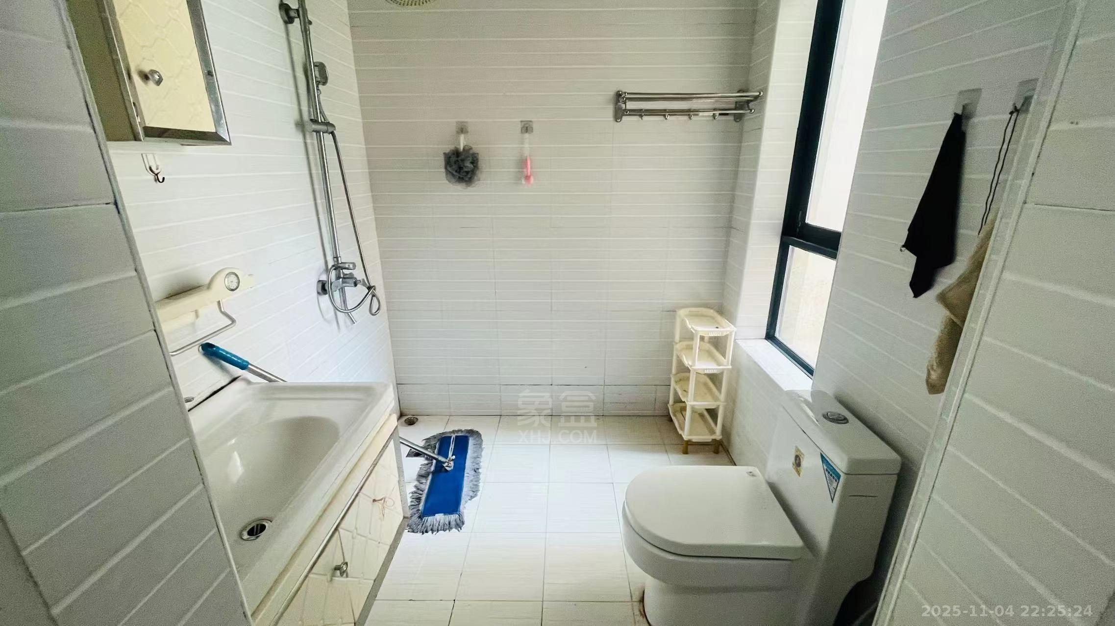 山水国际  3室2厅2卫    1600.0元/月室内图