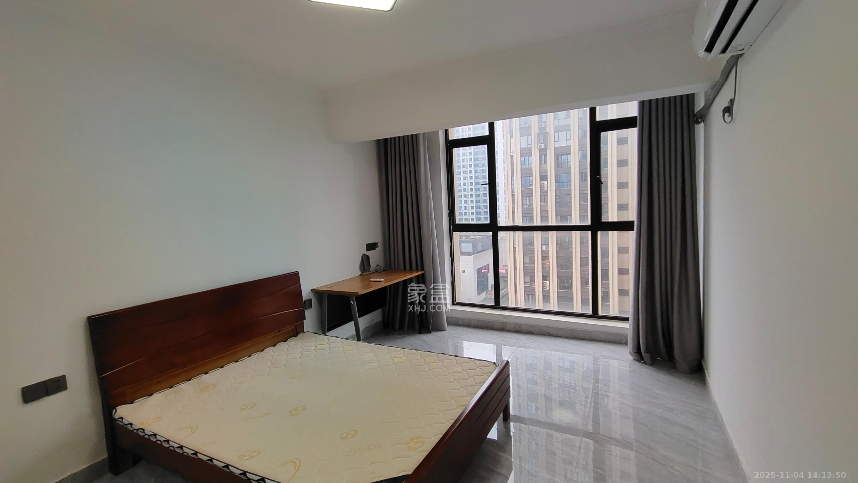 绿地之窗  3室2厅2卫    2500.0元/月室内图