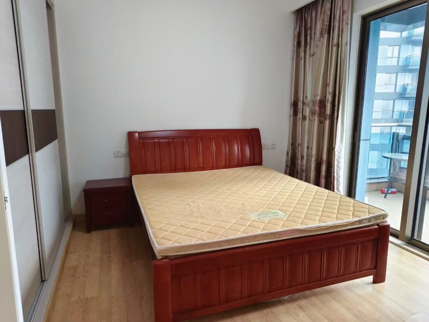 外滩中心  1室1厅1卫    2300.0元/月室内图