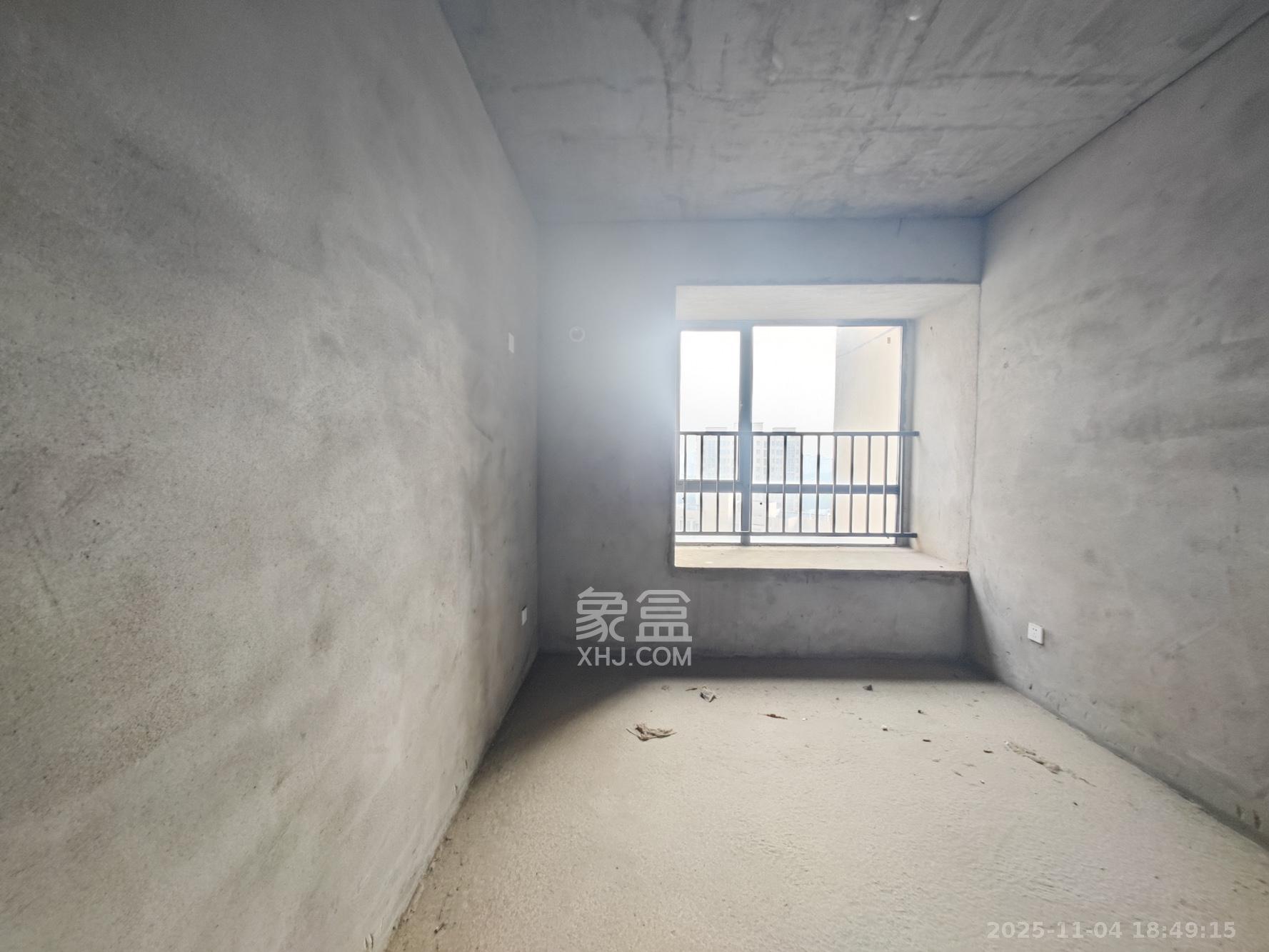 西湖鸿运佳苑 3室2厅2卫 75.0万 西湖鸿运佳苑 3室2厅2卫 75.0万卧室