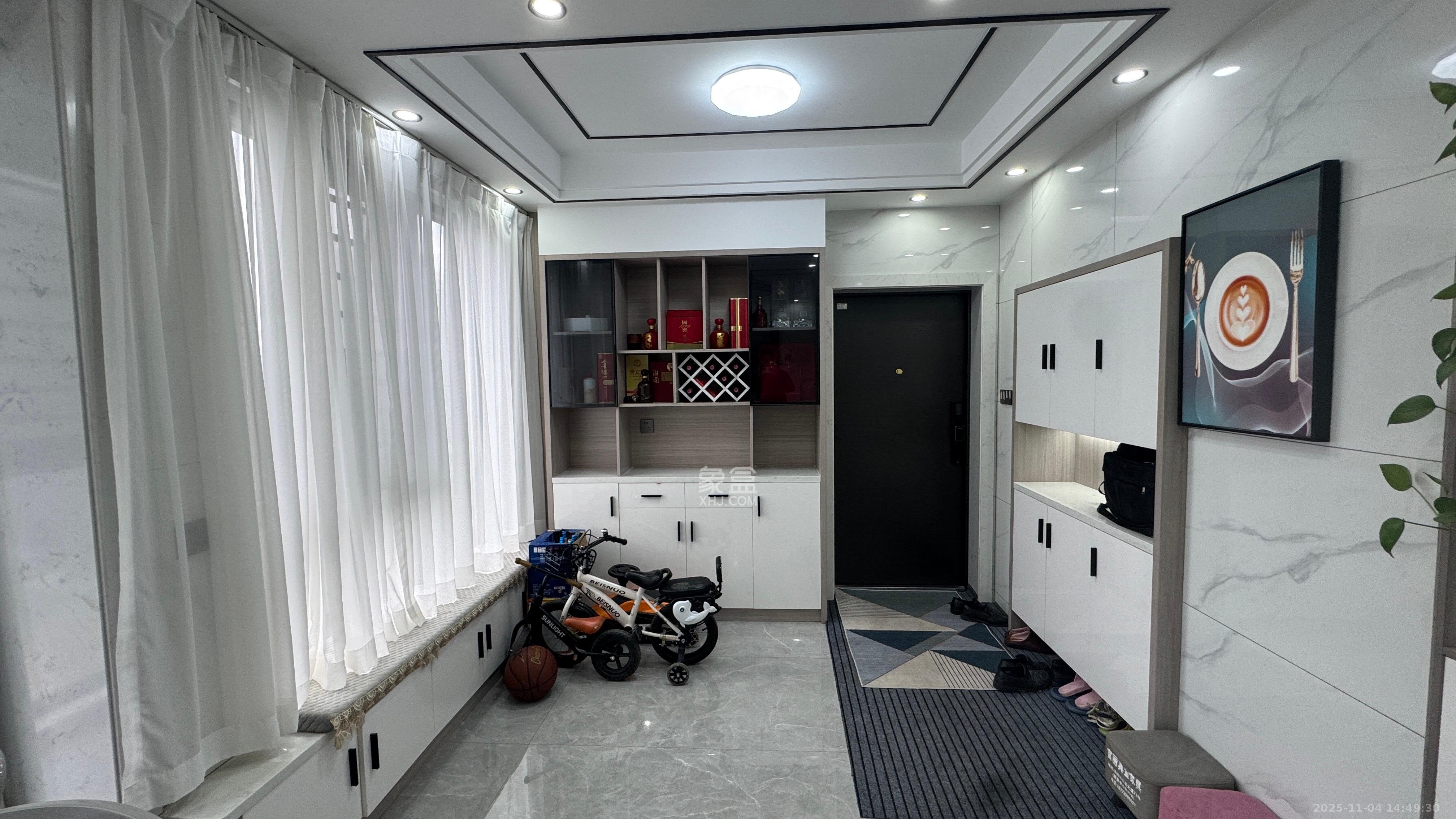 百合御都  3室2厅2卫    65.8万客厅