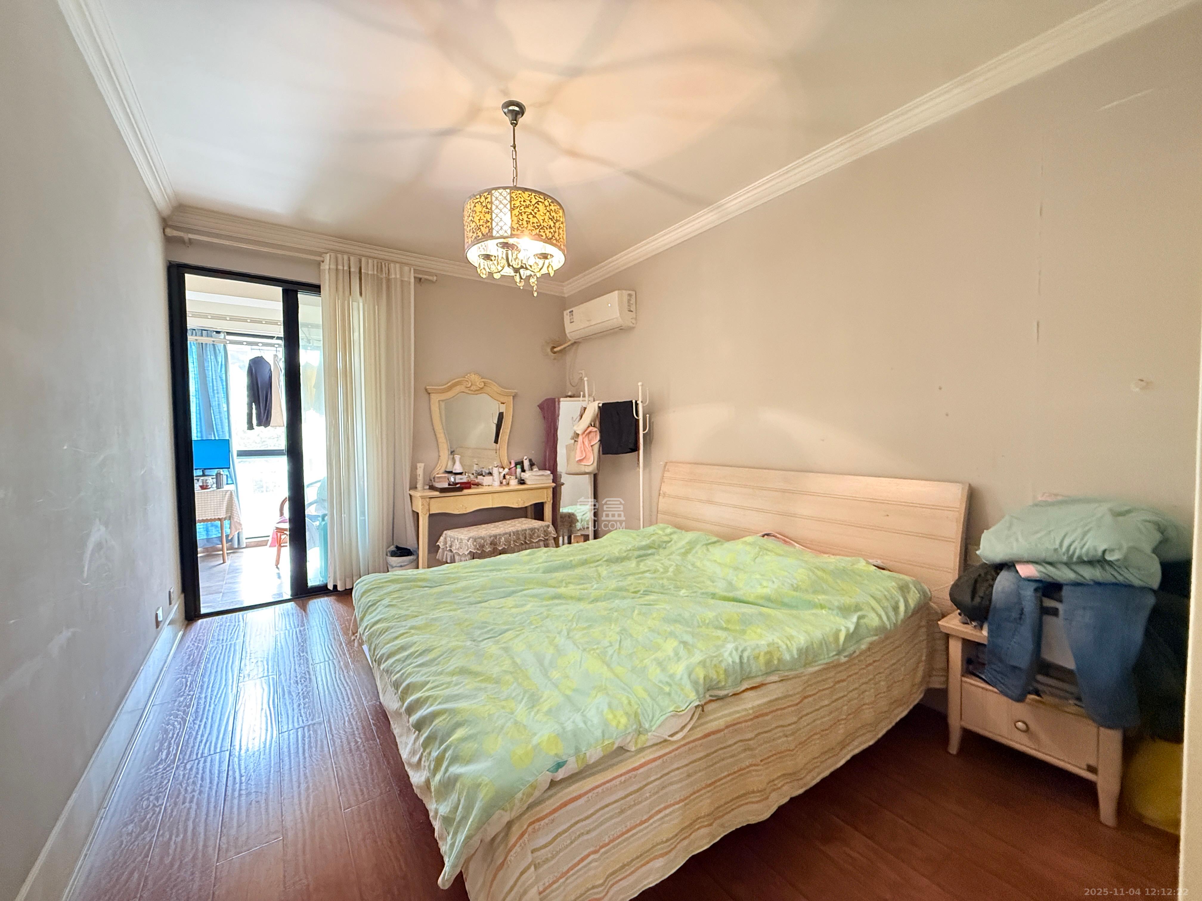 西街花园  3室2厅2卫    4300.0元/月室内图