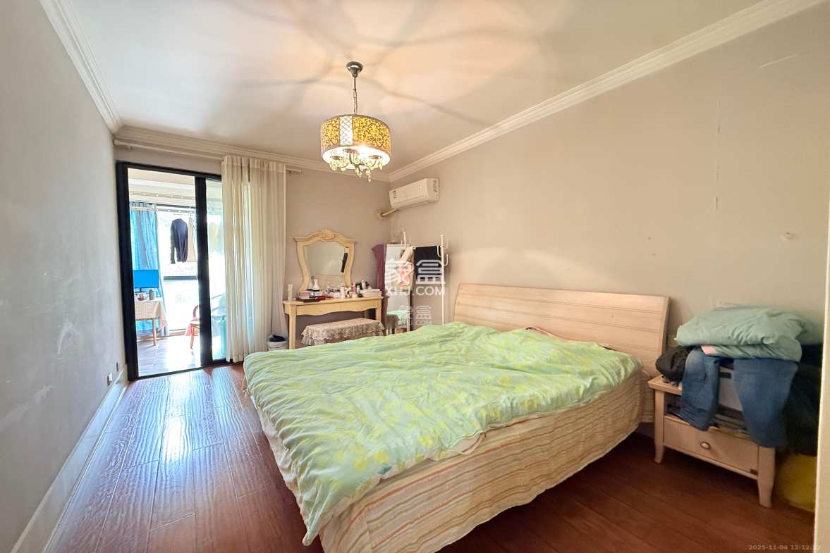 西街花园 3室2厅2卫 4300.0元/月 西街花园 3室2厅2卫 4300.0元/月室内图