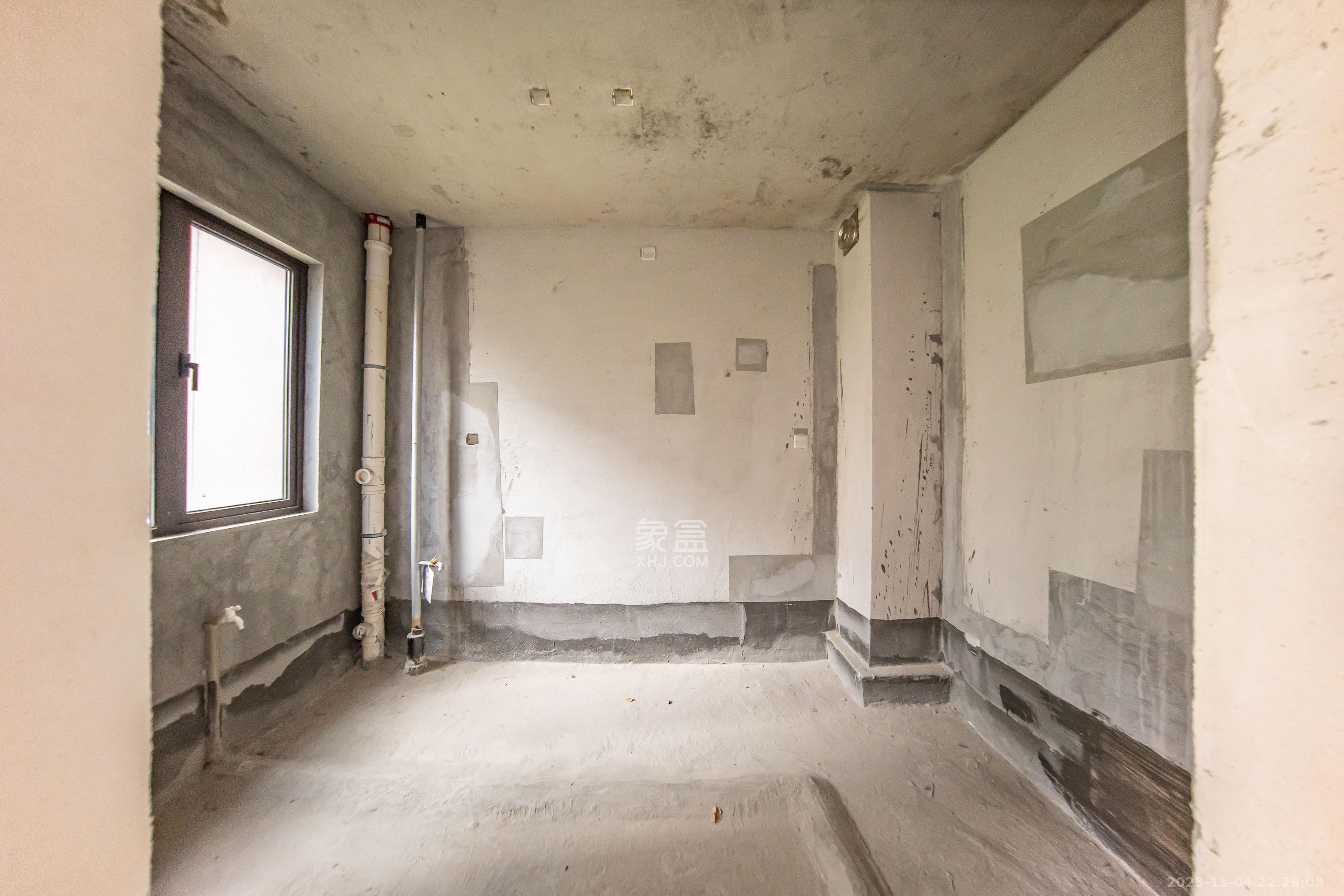 城发恒伟星雅韵（恒伟星辉苑）  4室2厅2卫    199.8万厨房