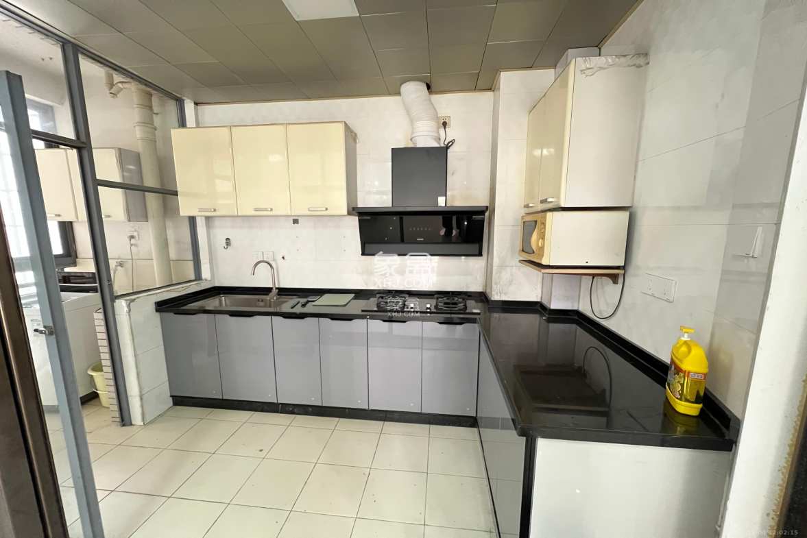 银港水晶城 3室2厅2卫 2600.0元/月 银港水晶城 3室2厅2卫 2600.0元/月室内图