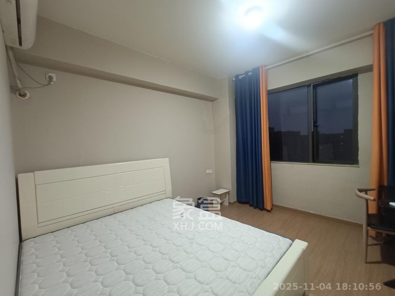 麓谷小镇 3室1厅2卫 2300.0元/月 麓谷小镇 3室1厅2卫 2300.0元/月室内图