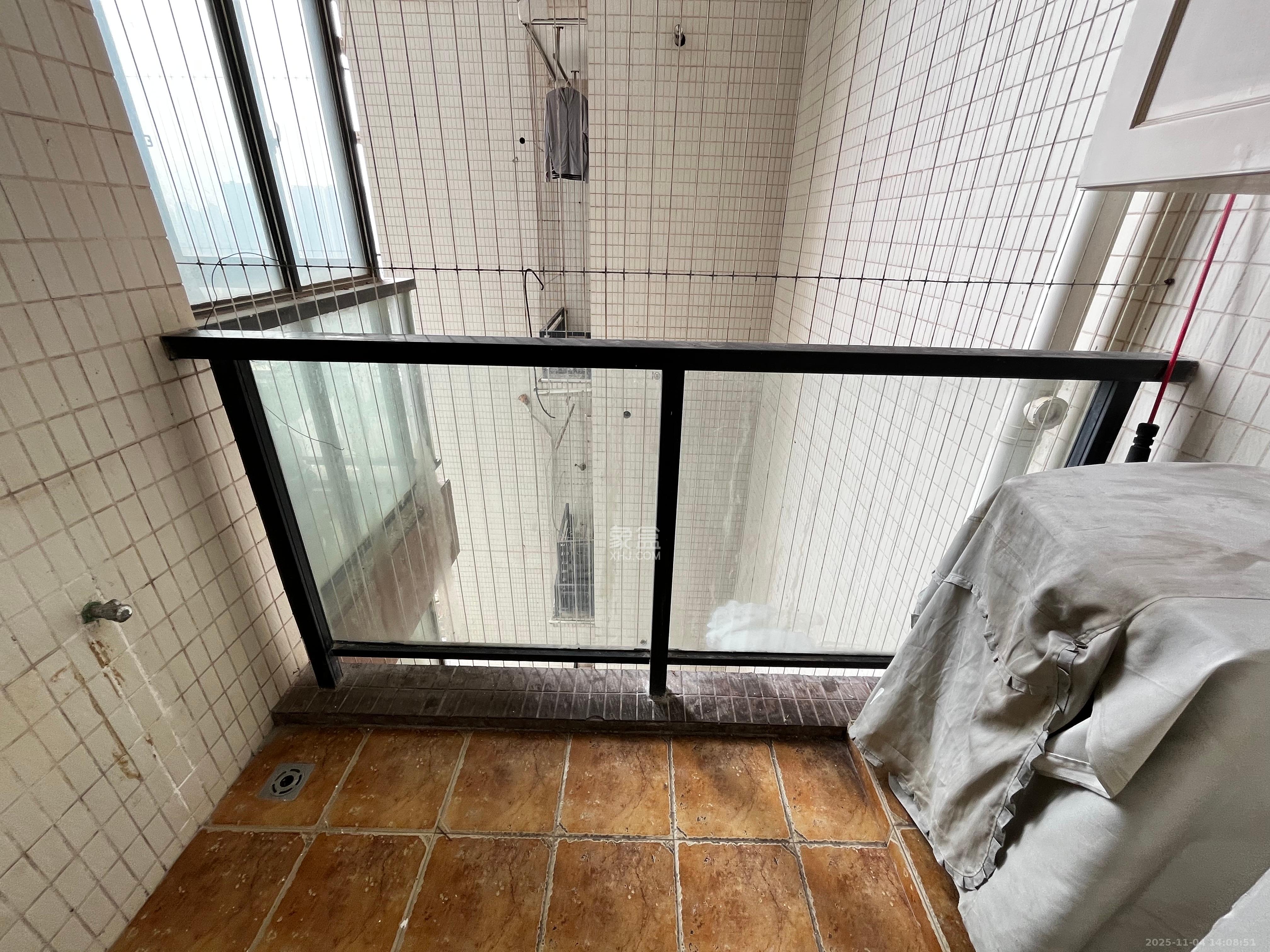 城南故事家园  3室2厅1卫    2300.0元/月室内图