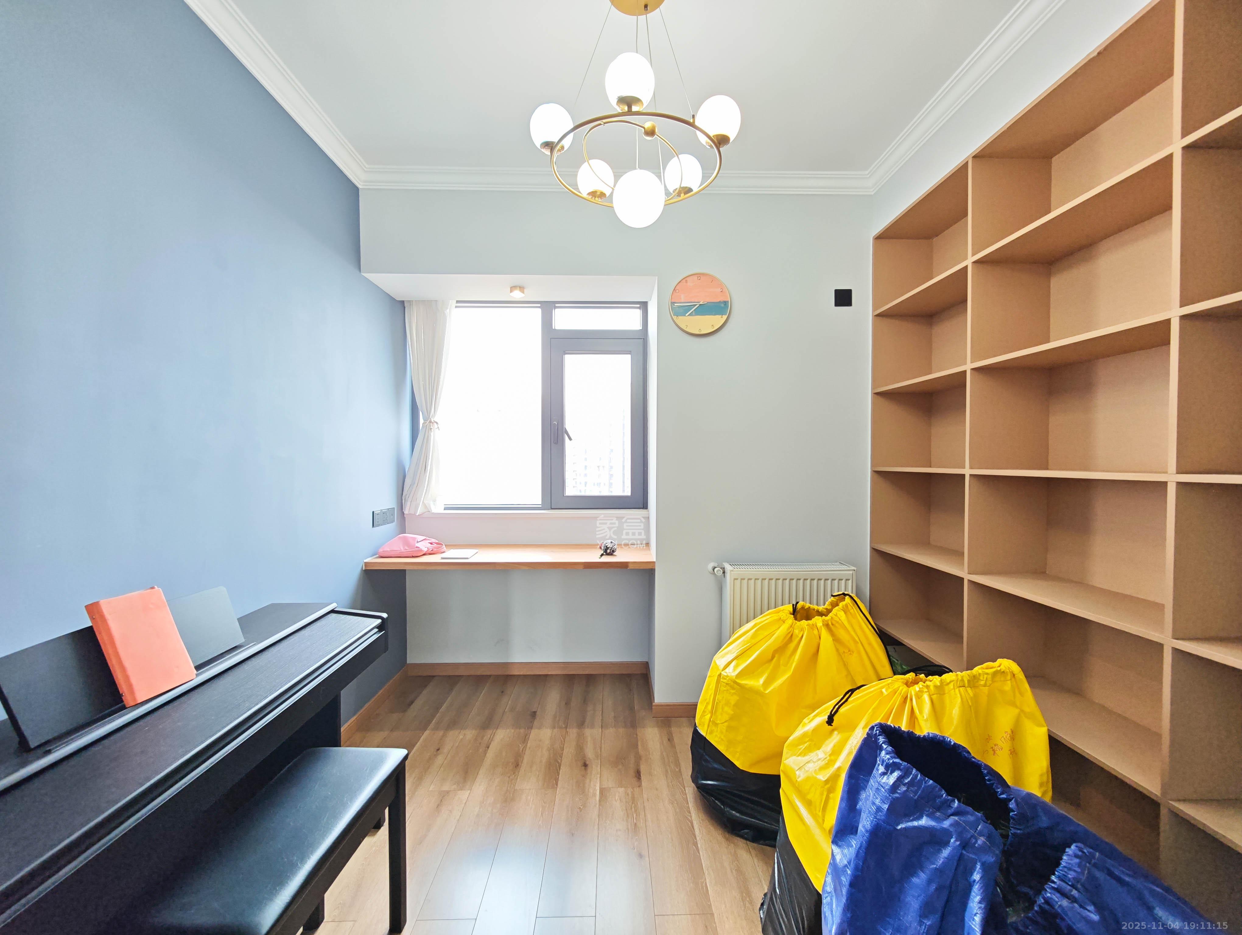 保利城(中航城国际社区、郡原美村) 4室2厅2卫 160.0万 保利城(中航城国际社区、郡原美村) 4室2厅2卫 160.0万卧室