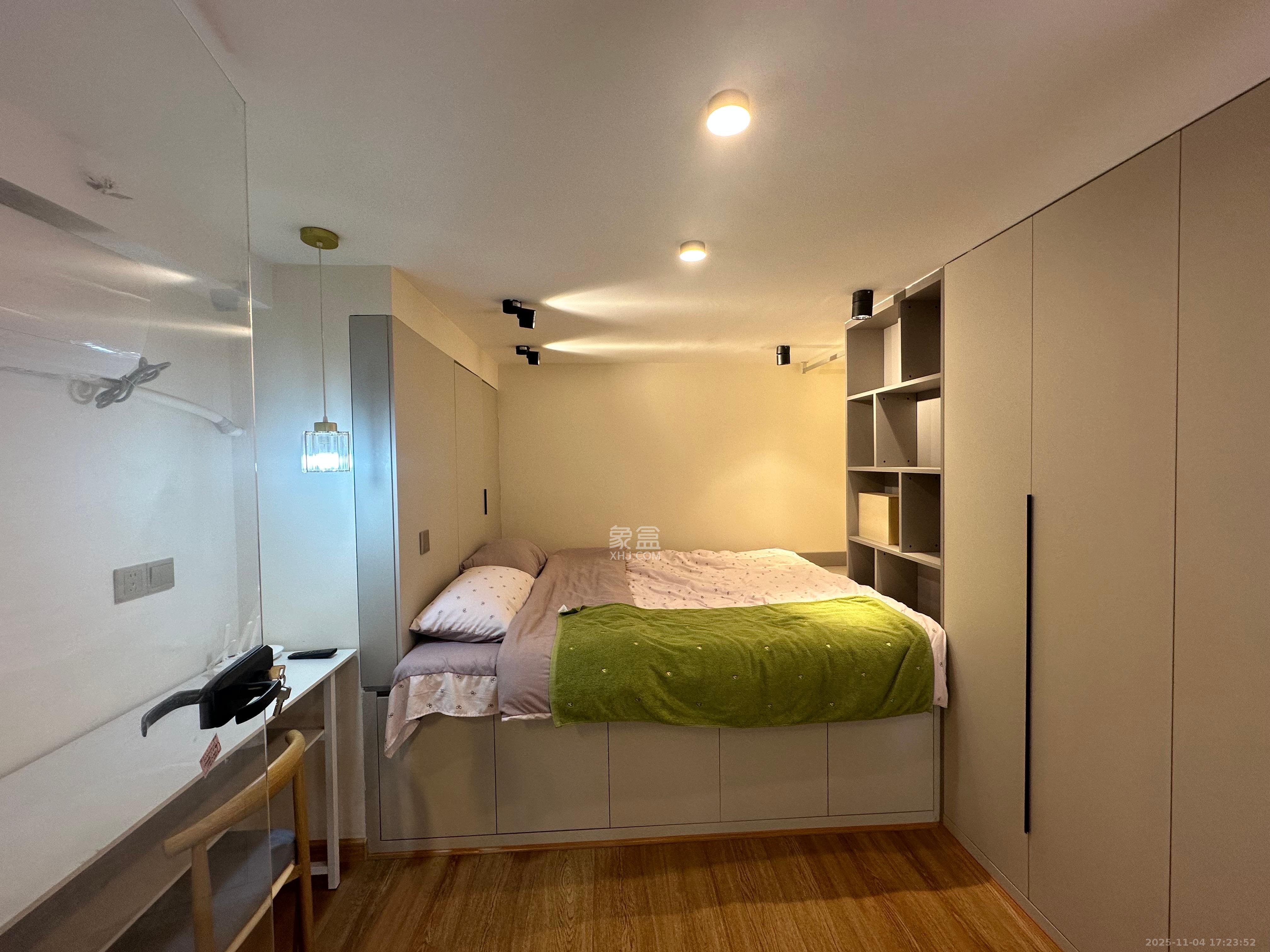 卓越中寰  2室1厅1卫    2800.0元/月室内图