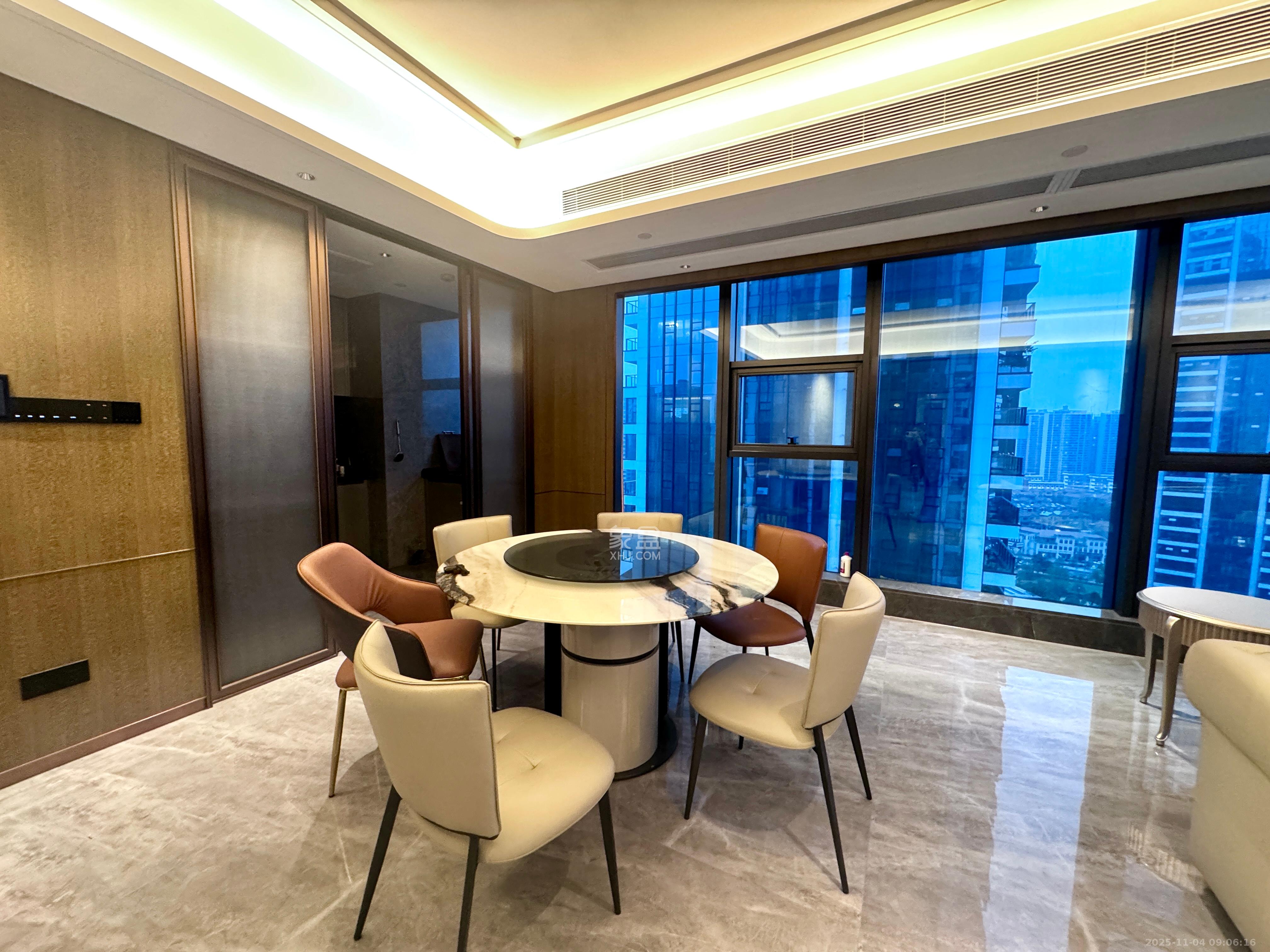 运达中央广场三期  4室2厅3卫    20000.0元/月室内图