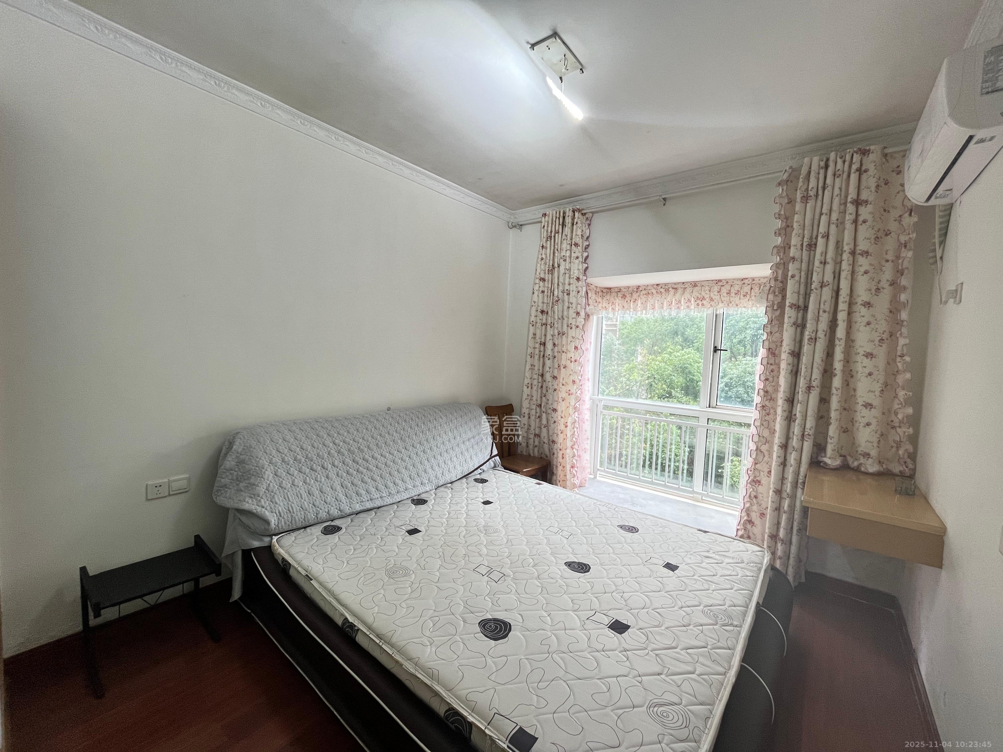 西点公园里 3室2厅2卫 2800.0元/月 西点公园里 3室2厅2卫 2800.0元/月室内图