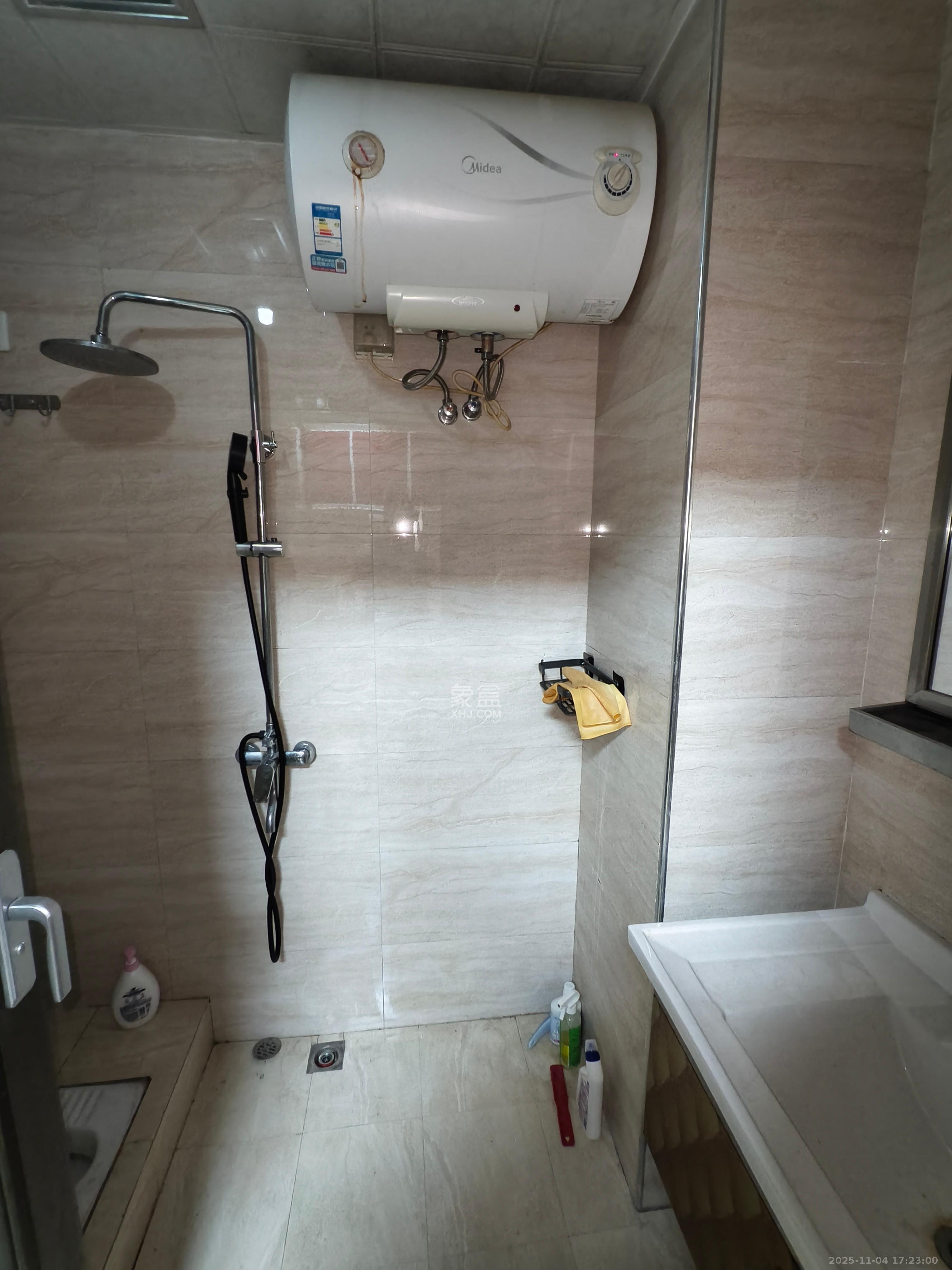 长房时代城 1室1厅1卫 1500.0元/月 长房时代城 1室1厅1卫 1500.0元/月室内图