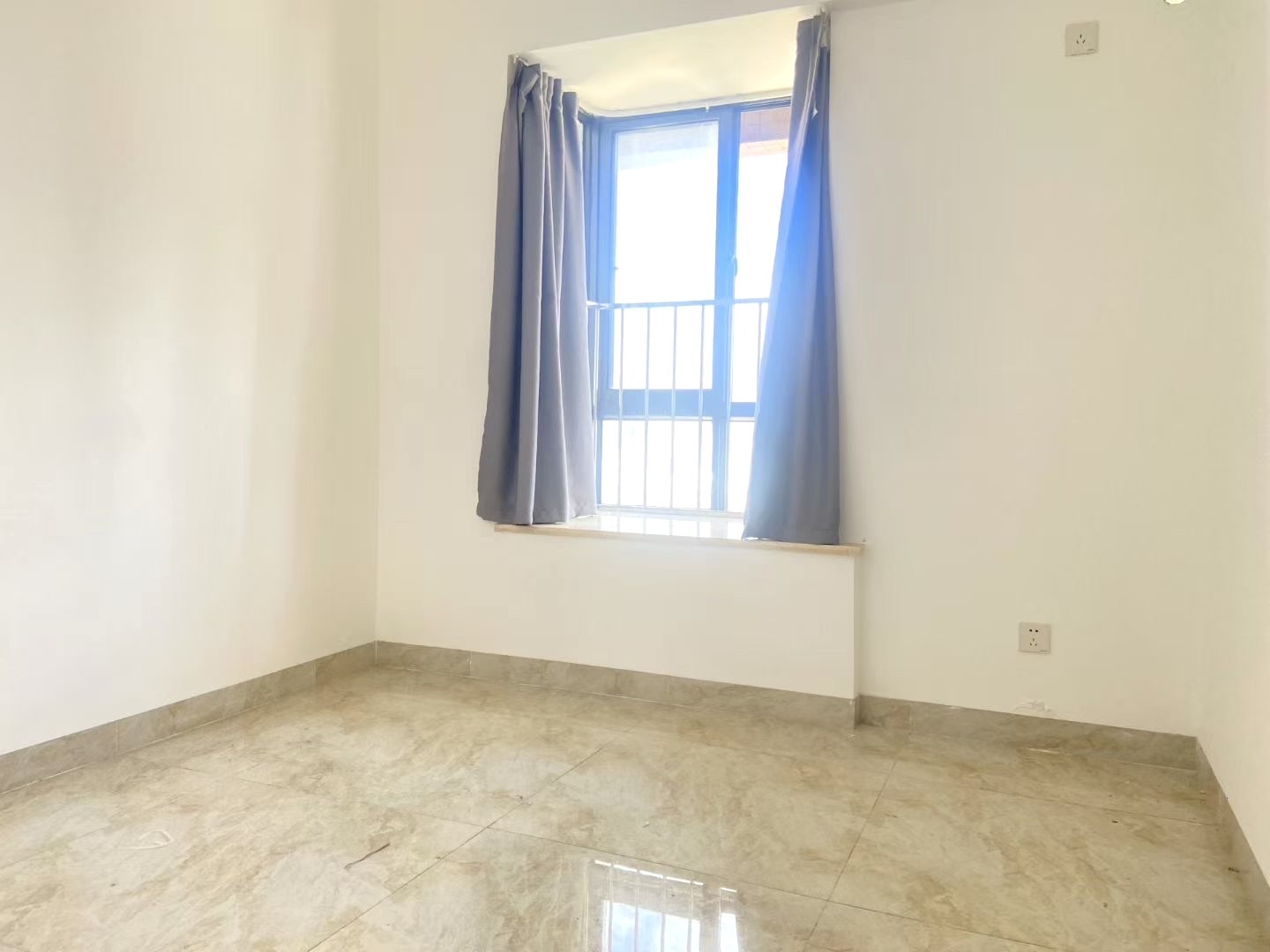 长霖繁华里 1室0厅0卫 2800.0元/月 长霖繁华里 1室0厅0卫 2800.0元/月室内图