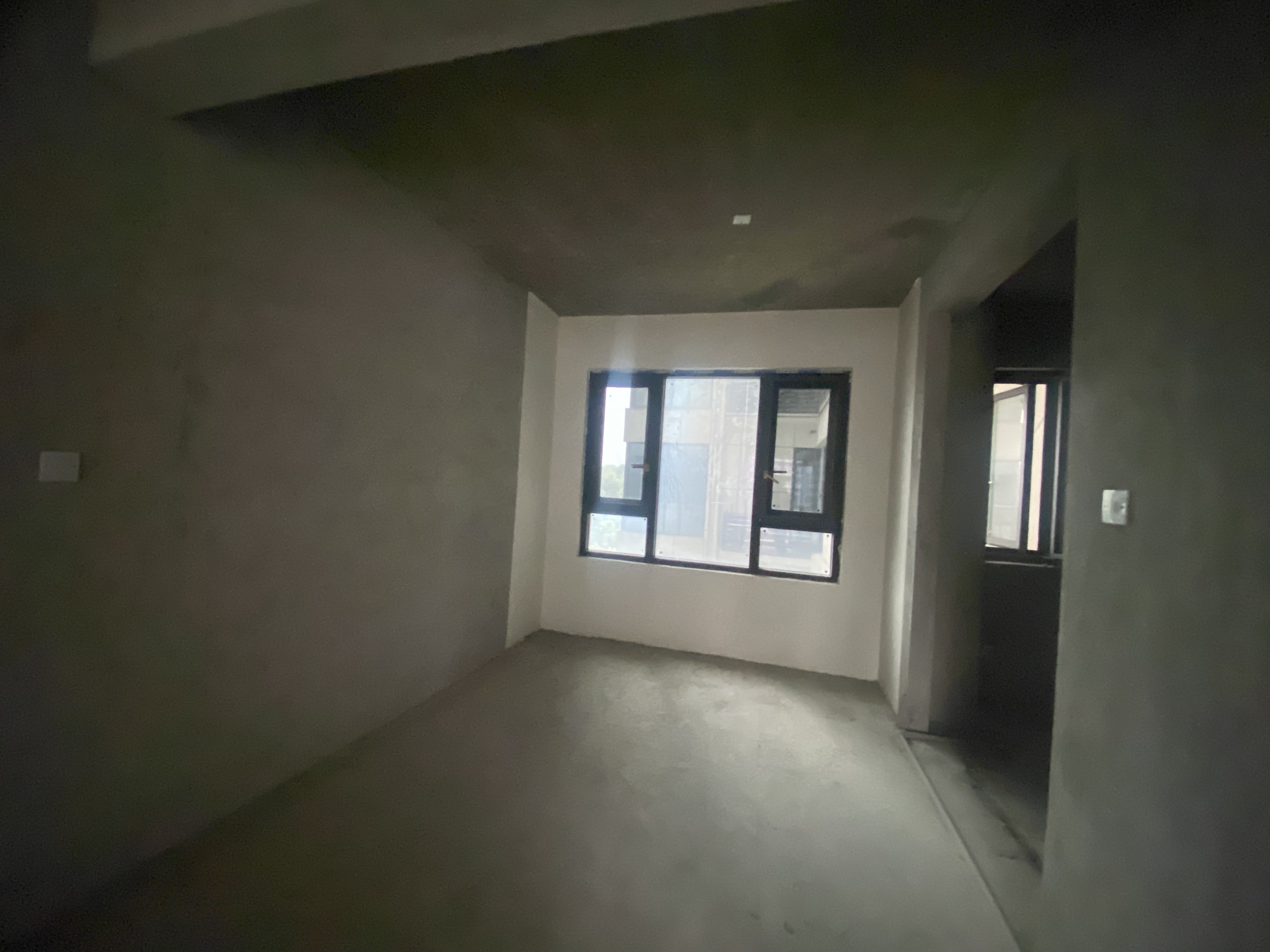 汇方雁归来  3室2厅2卫    80.8万客厅