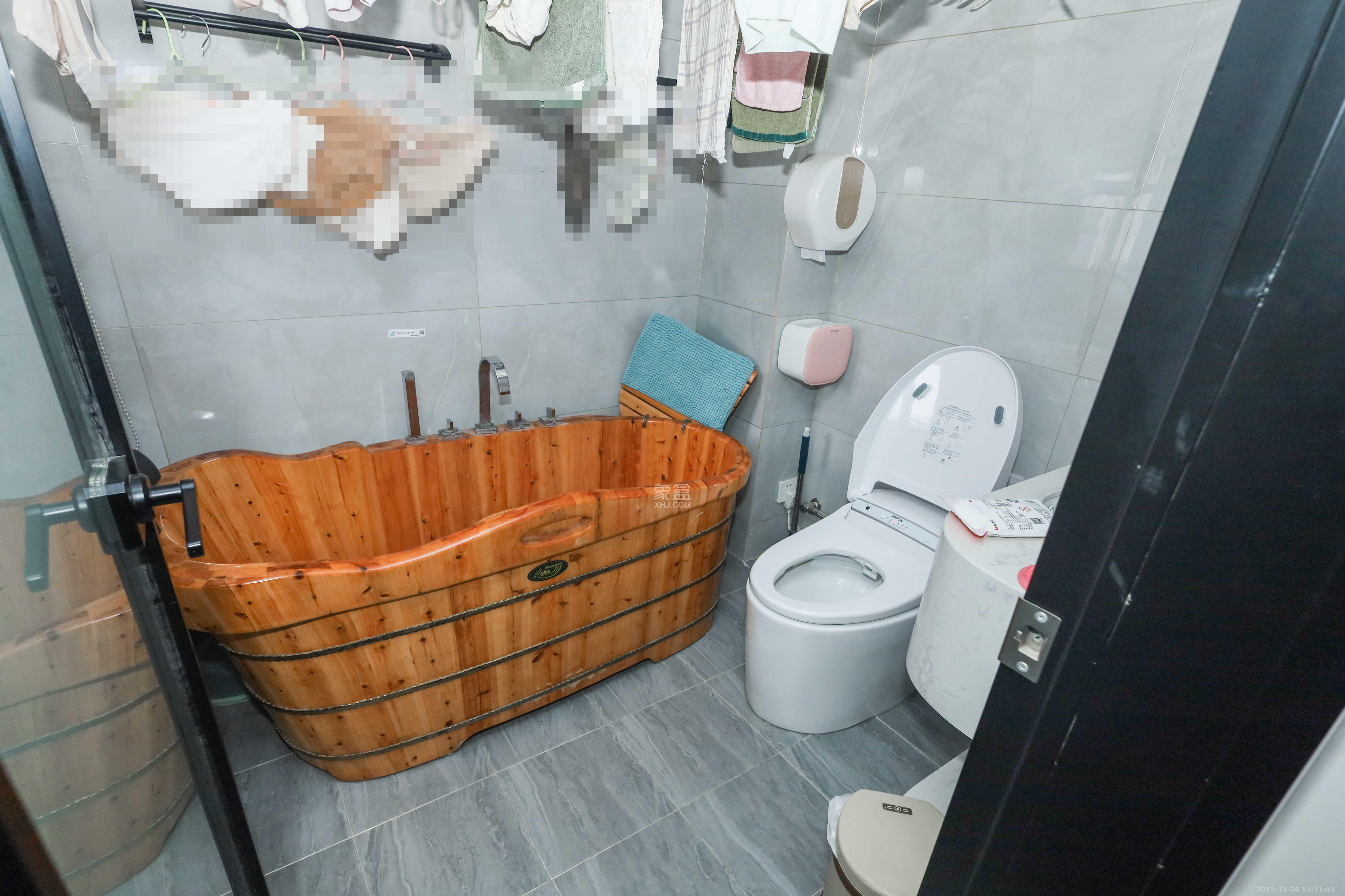 中国铁建梅溪青秀三期  4室2厅2卫    225.0万卫生间