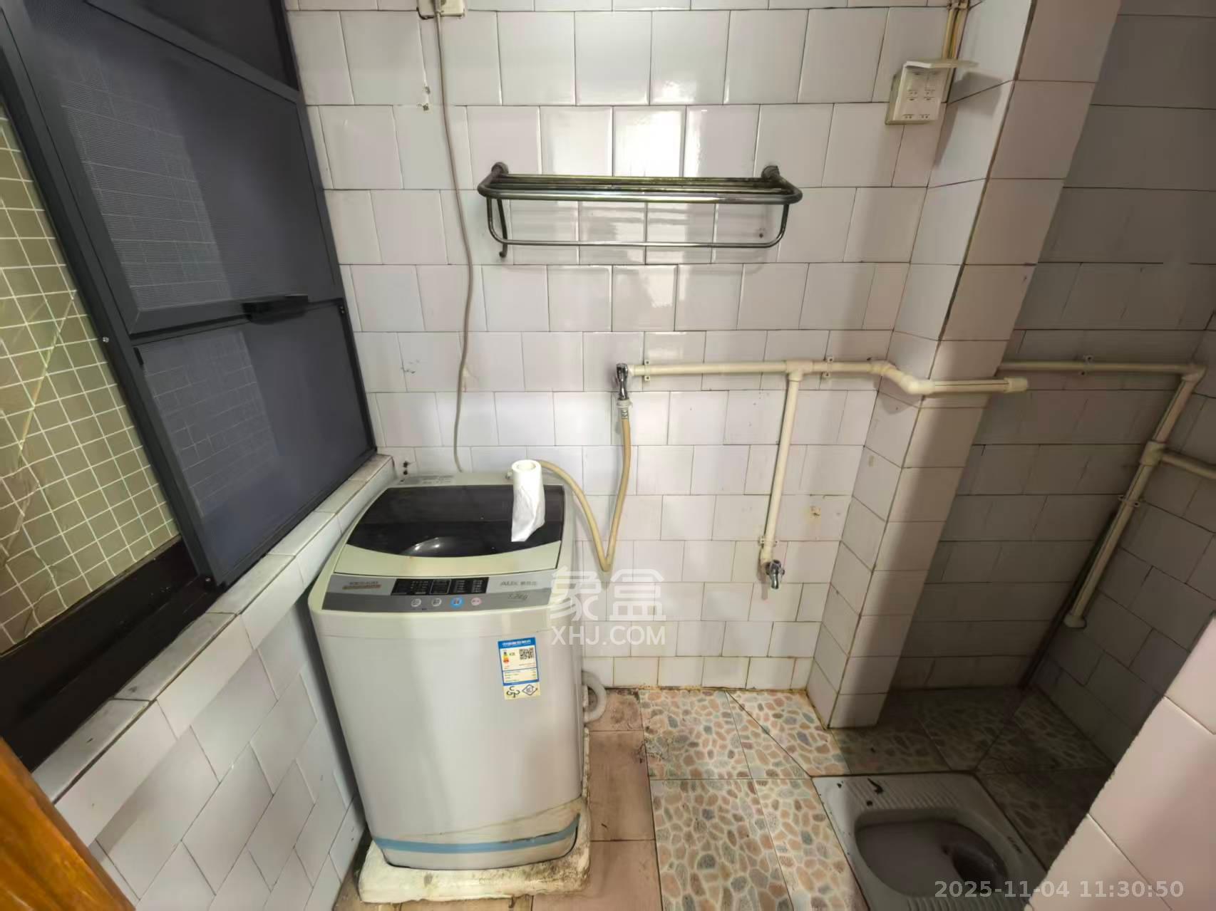 轻苑小区  3室1厅1卫    1600.0元/月室内图