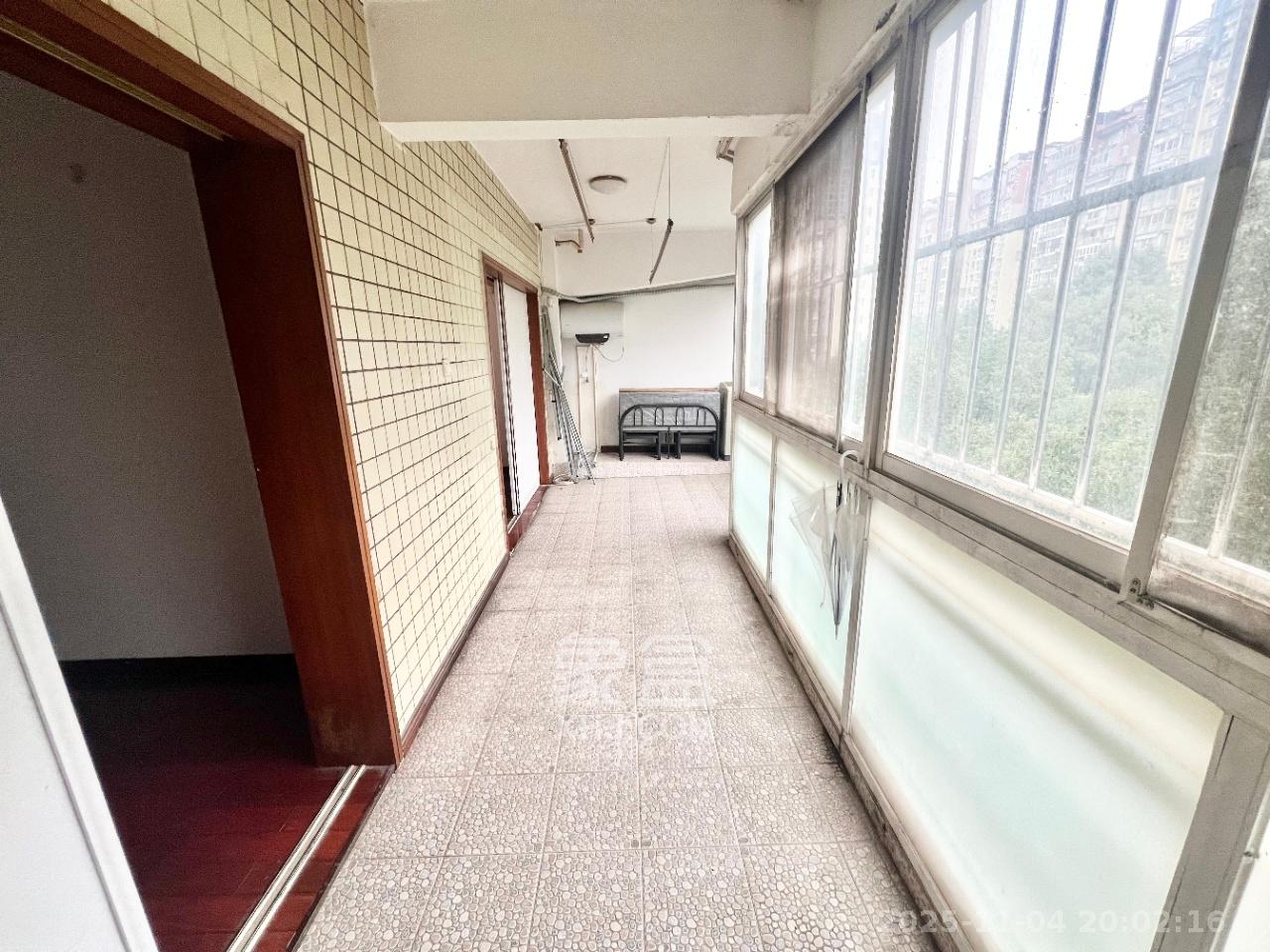 星语林名园 4室2厅2卫 2300.0元/月 星语林名园 4室2厅2卫 2300.0元/月室内图