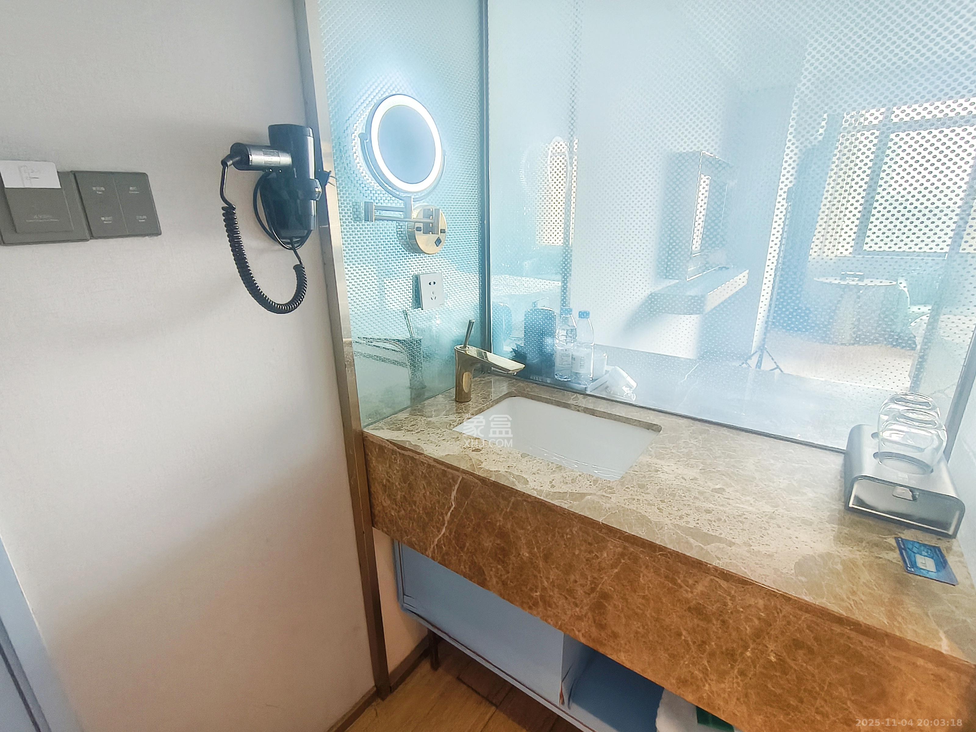 西子湖畔沃府  1室1厅1卫    1200.0元/月室内图