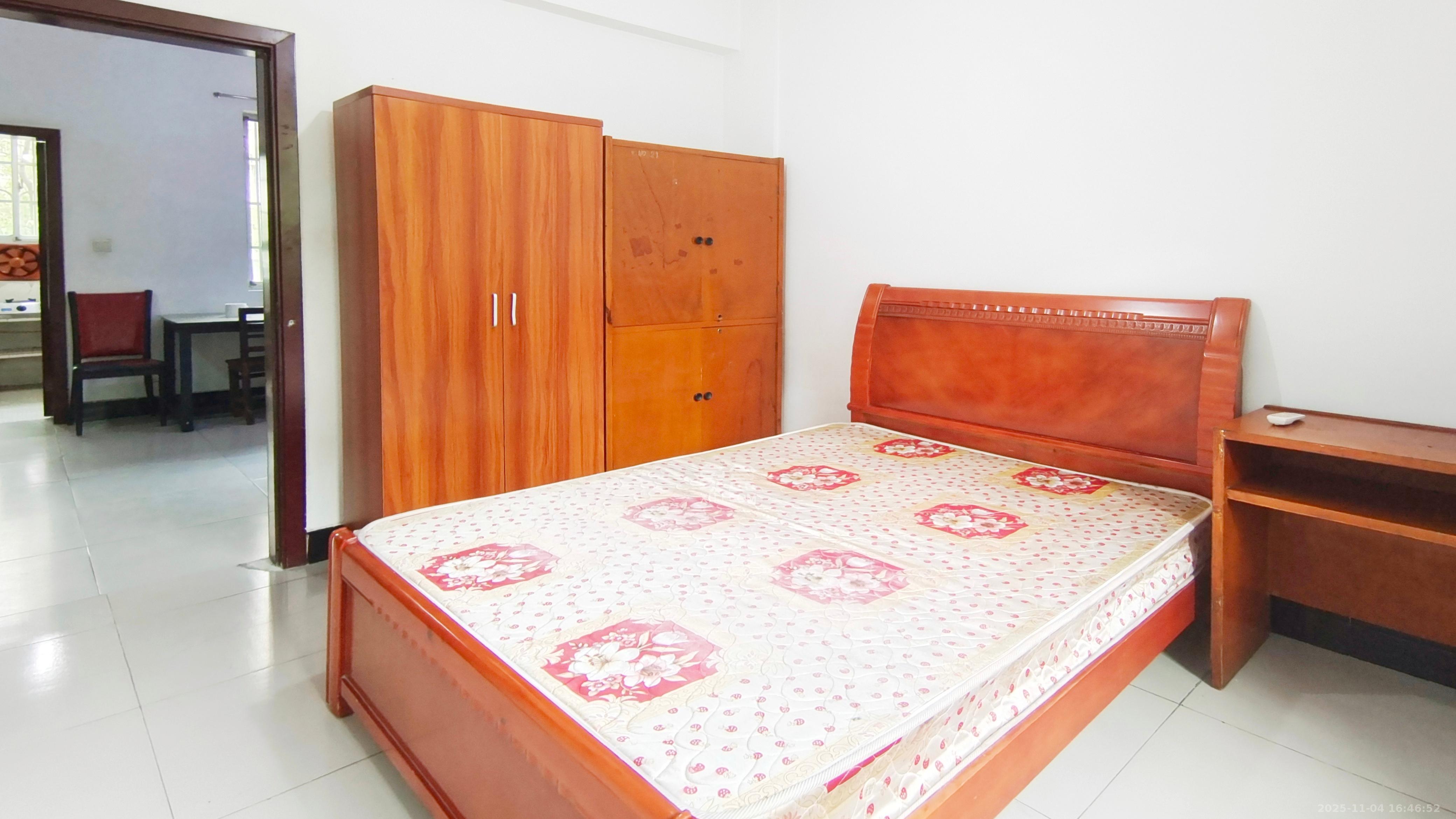 扬帆小区 2室1厅1卫 1900.0元/月 扬帆小区 2室1厅1卫 1900.0元/月室内图