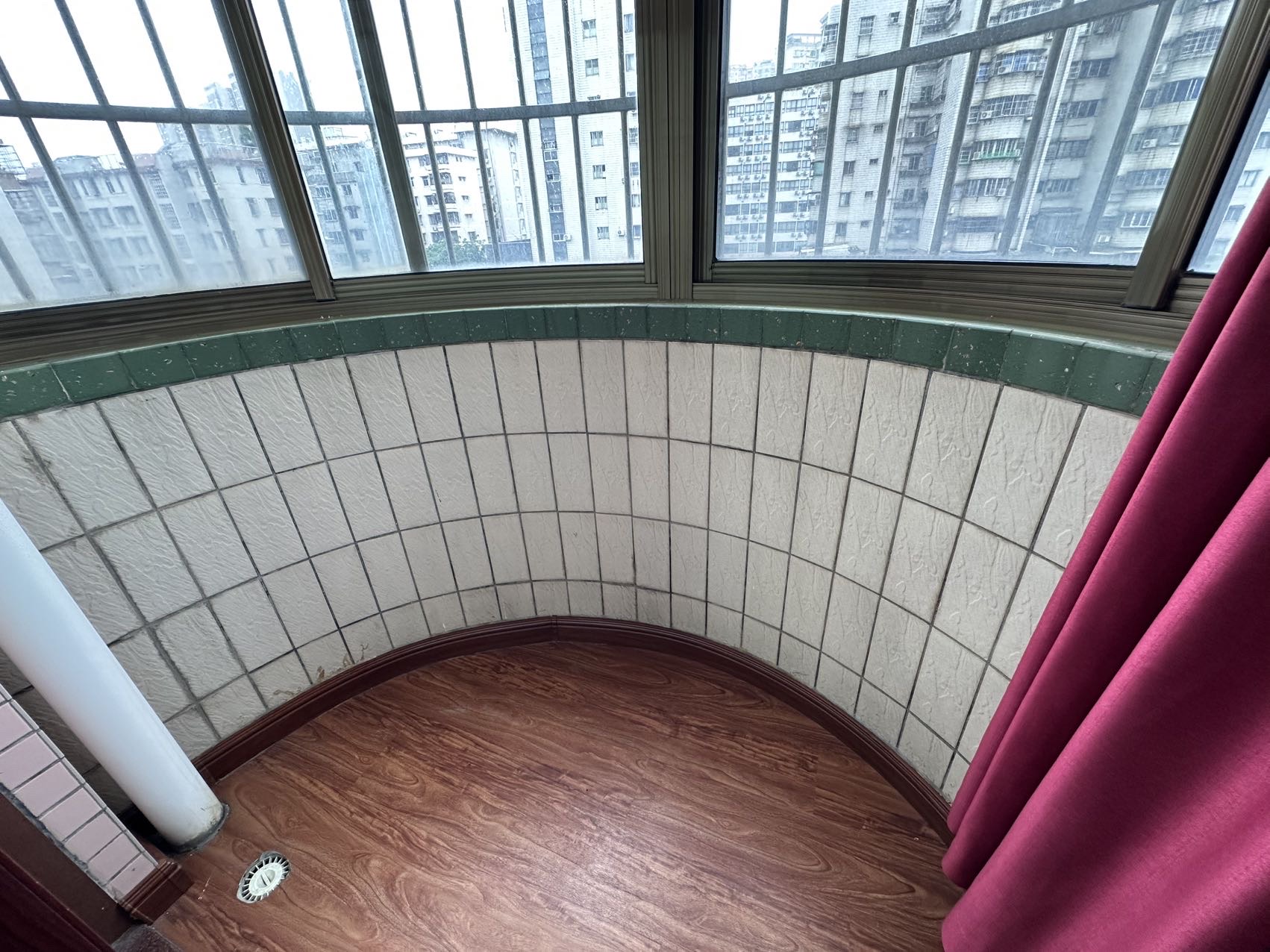 鑫华龙花园 1室0厅0卫 215.0万 鑫华龙花园 1室0厅0卫 215.0万客厅