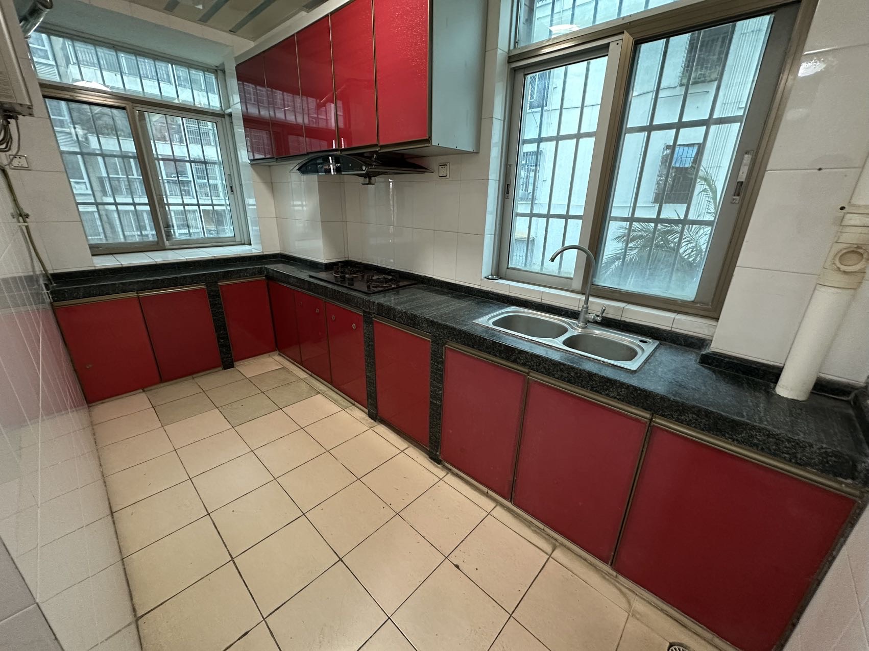 鑫华龙花园  1室0厅0卫    215.0万客厅