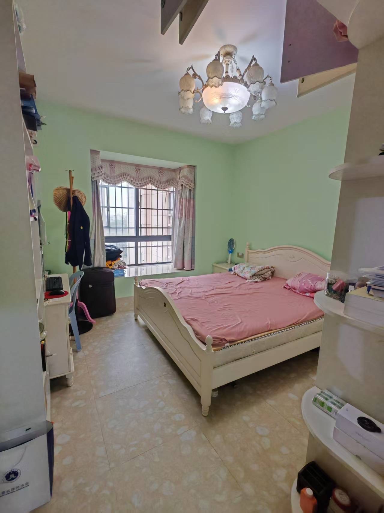 滨江花城 3室2厅1卫 118.0万 滨江花城 3室2厅1卫 118.0万客厅