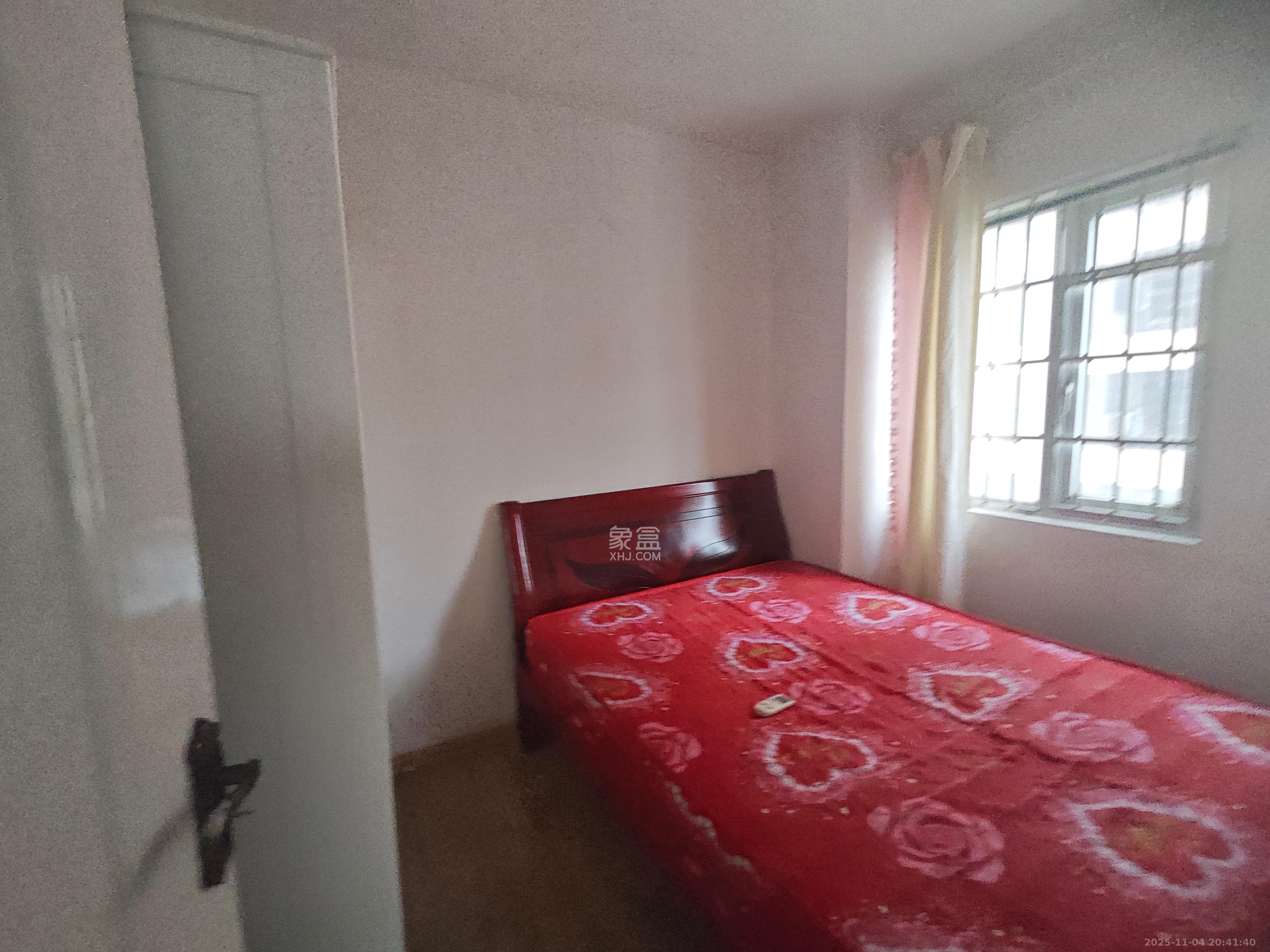 新长海广场  1室1厅1卫    1600.0元/月室内图