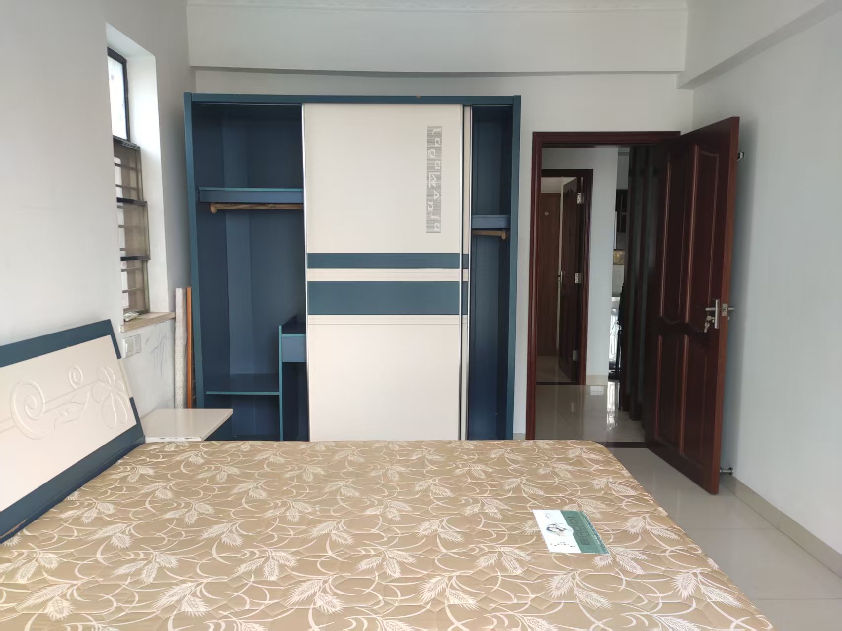 滨江帝景一期  2室2厅1卫    2200.0元/月