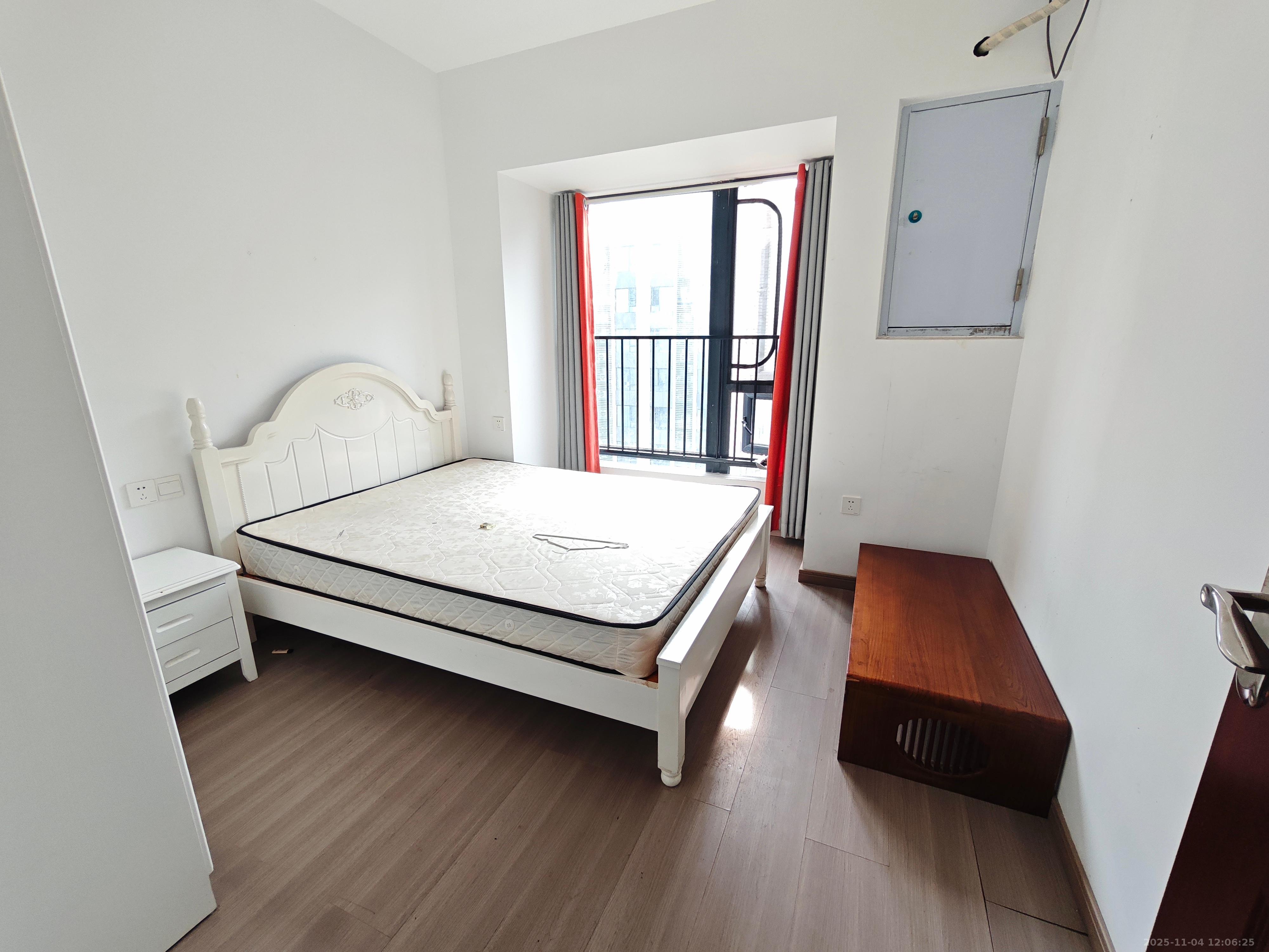 碧桂园城市之光  2室2厅1卫    2300.0元/月室内图