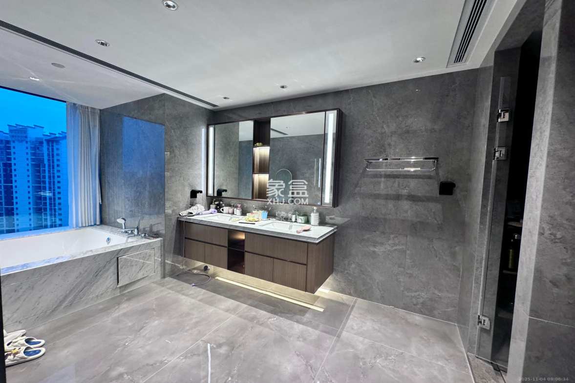 运达中央广场三期 4室2厅3卫 20000.0元/月 运达中央广场三期 4室2厅3卫 20000.0元/月室内图