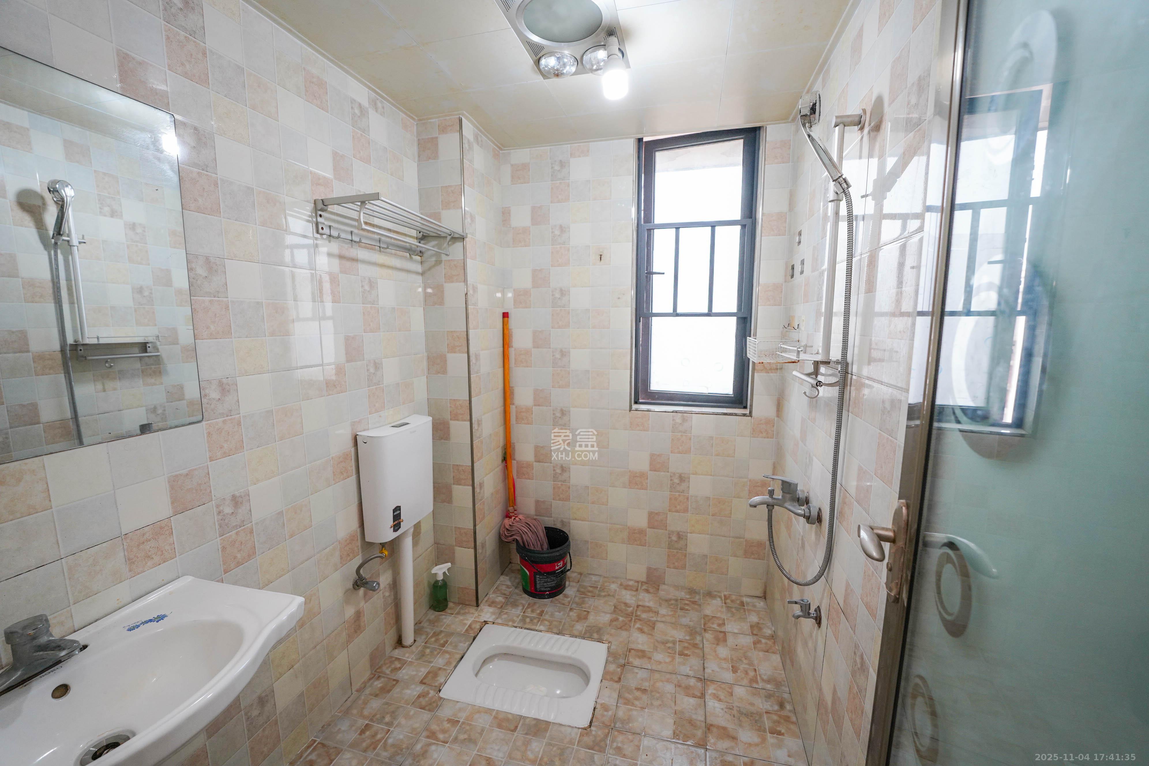 海伦堡爱ME城市  1室2厅1卫    75.0万卫生间