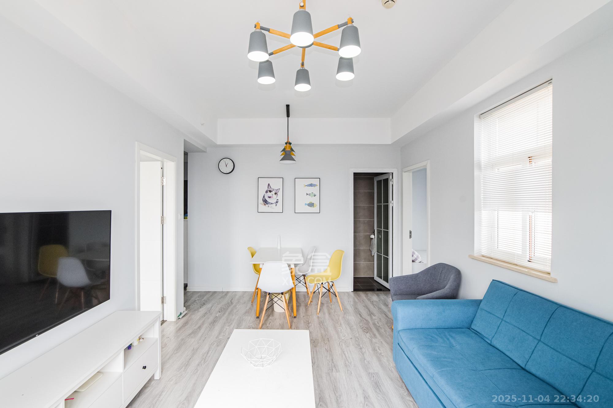 北辰三角洲E4区 2室2厅1卫 85.0万 北辰三角洲E4区 2室2厅1卫 85.0万客厅