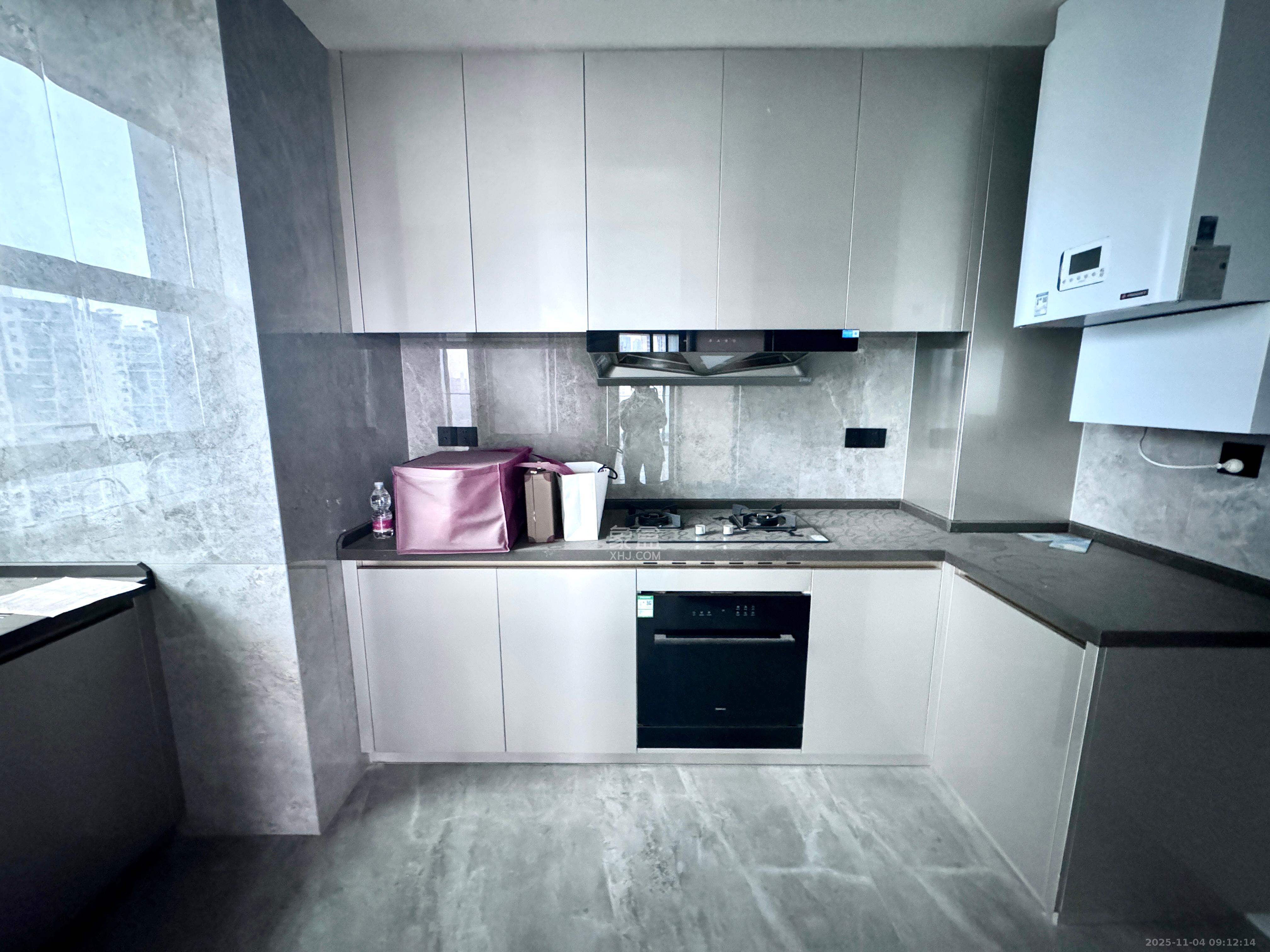 运达中央广场三期 4室2厅3卫 13000.0元/月 运达中央广场三期 4室2厅3卫 13000.0元/月室内图