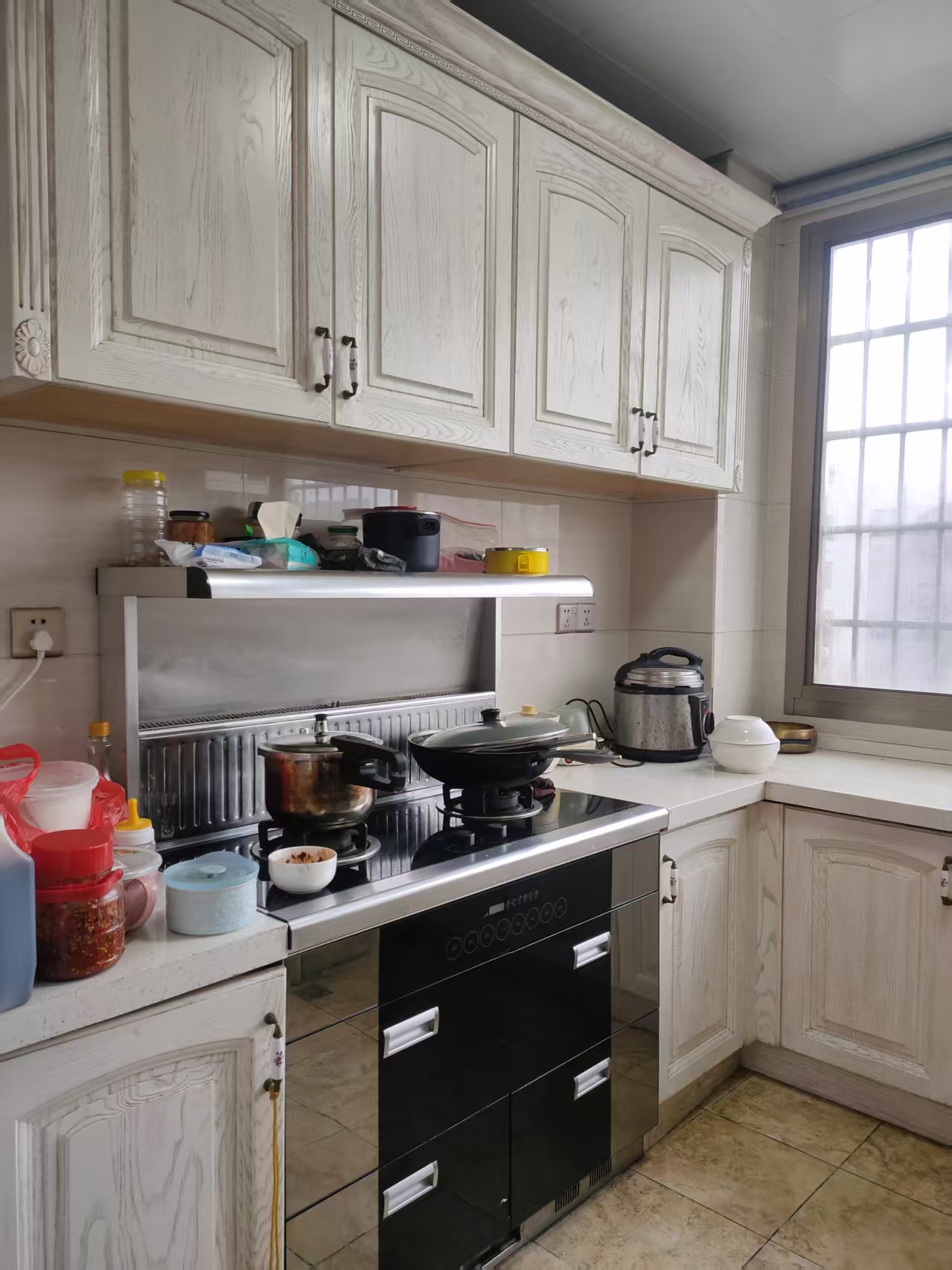 三中教师村 6室2厅3卫 95.8万 三中教师村 6室2厅3卫 95.8万客厅