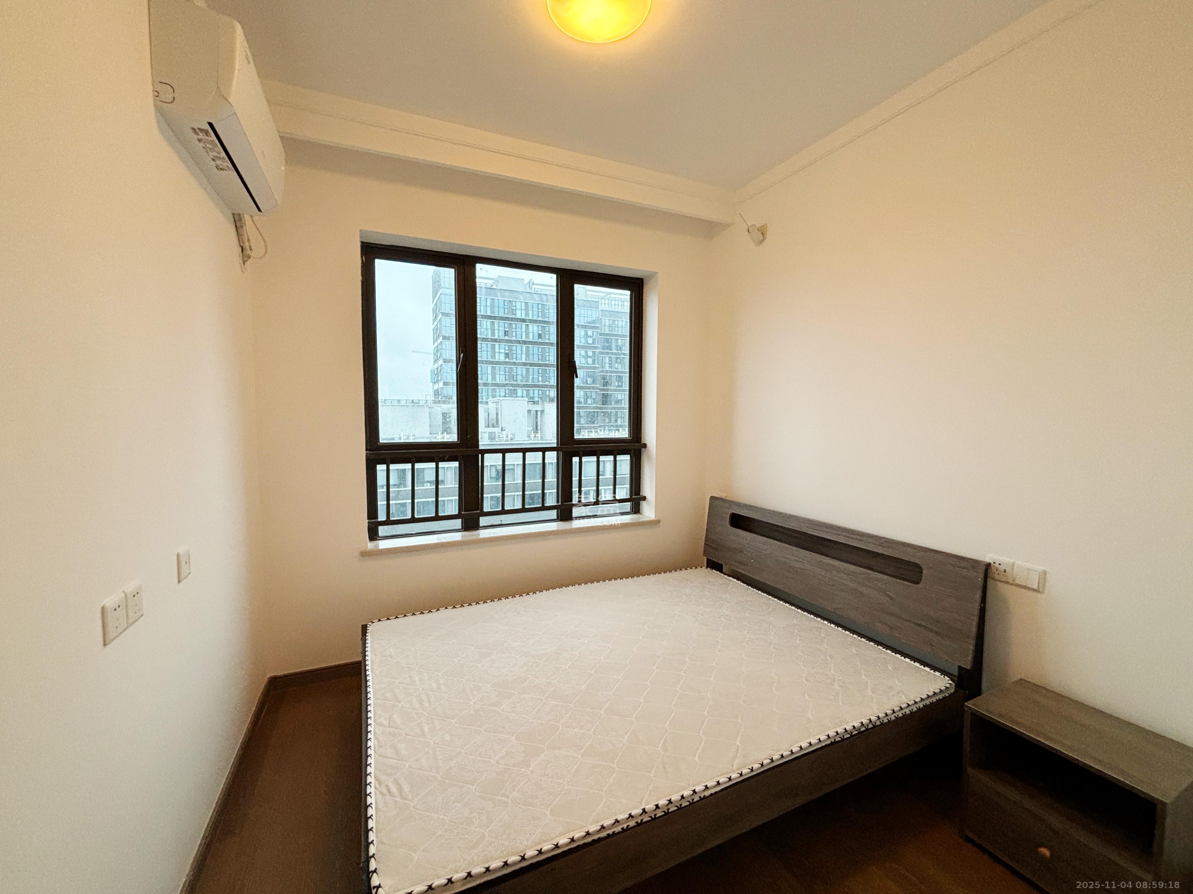 龙湖铂金中心（龙湖春江郦城）  3室2厅2卫    4600.0元/月室内图