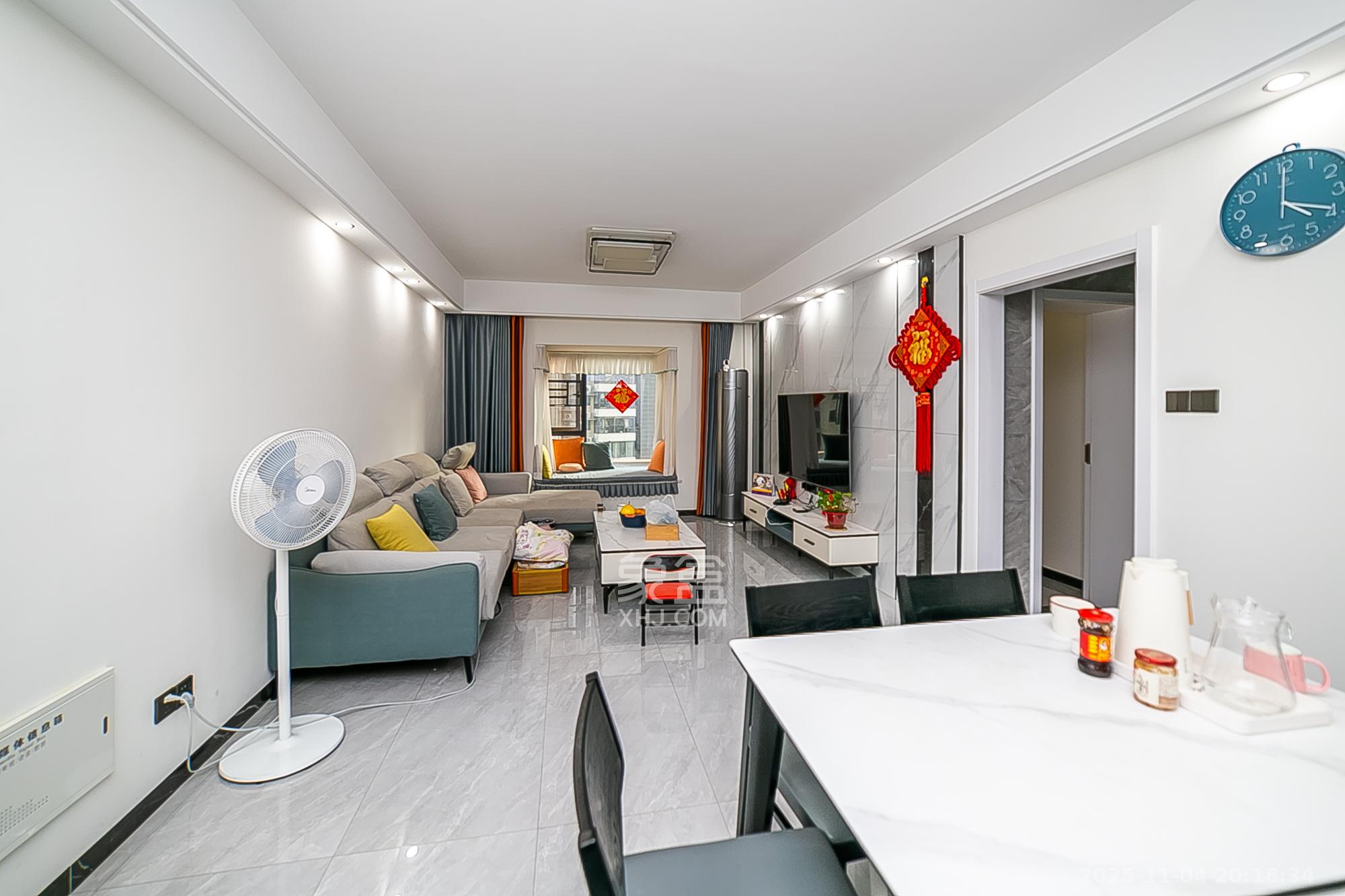 华银南苑融域  3室2厅1卫    105.0万客厅