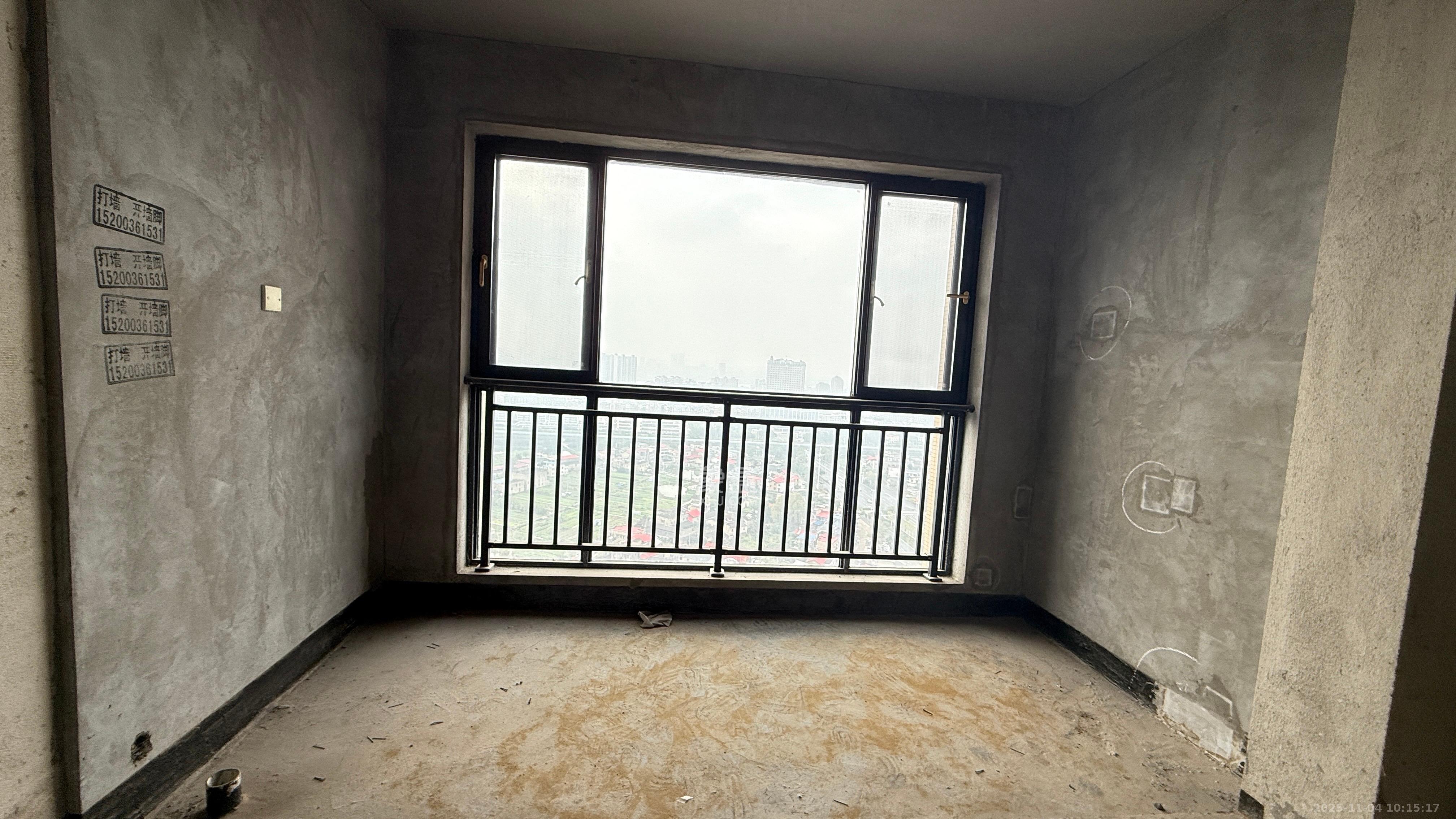 天元广场  2室1厅1卫    39.0万 天元广场  2室1厅1卫    39.0万客厅