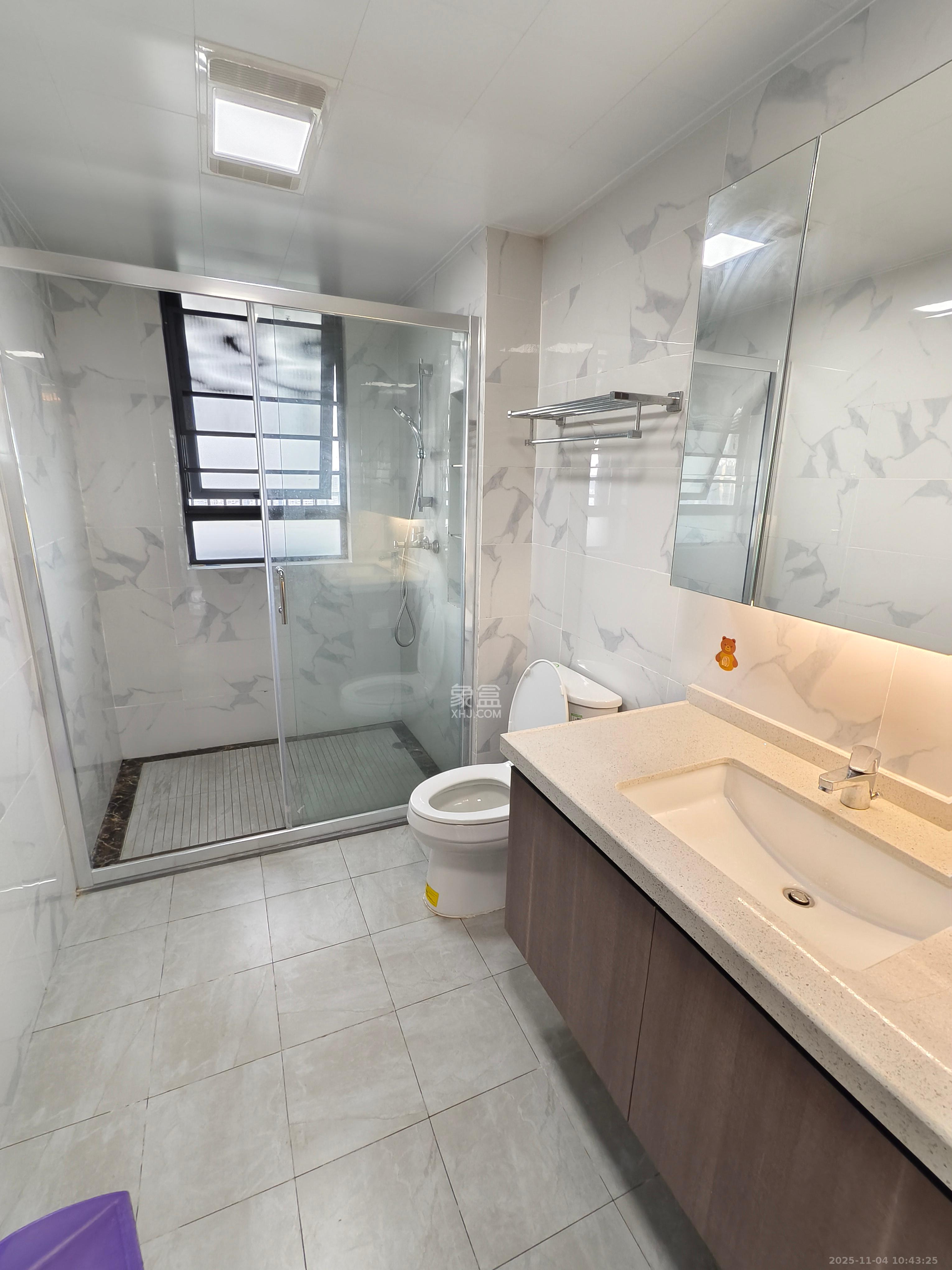 绿地V岛  1室0厅0卫    4300.0元/月室内图