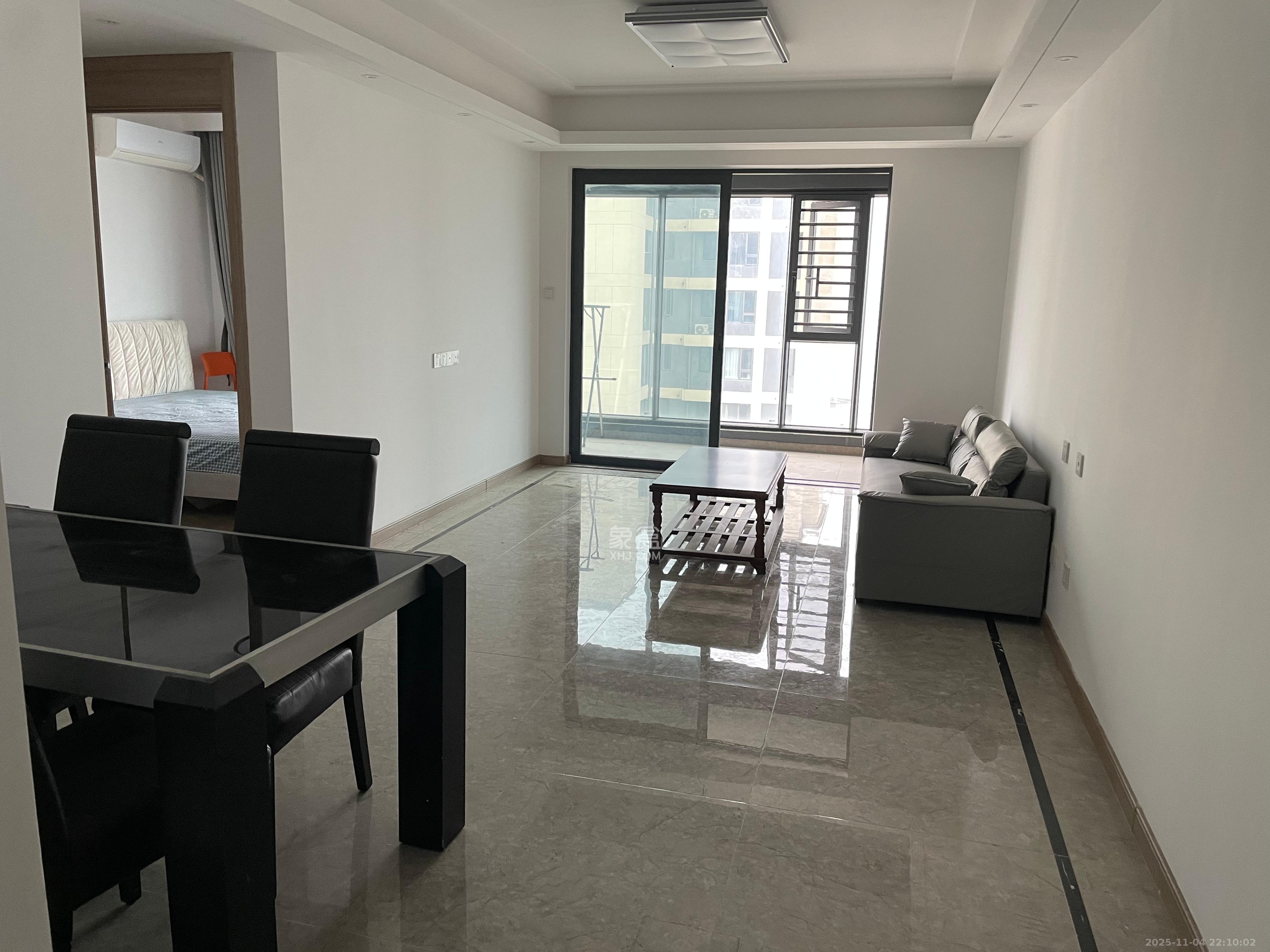 金地兰亭樾  3室2厅1卫    2300.0元/月