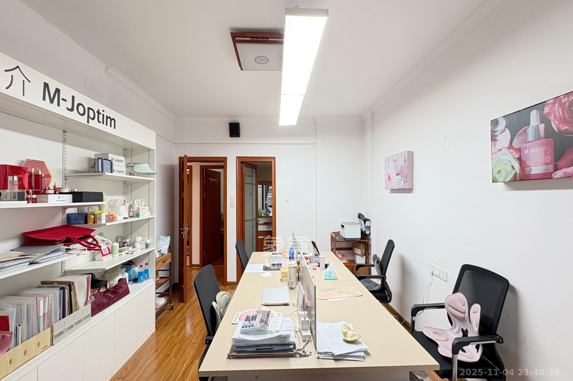 湘域城邦（湘域国际中心）  3室2厅1卫    210.0万卧室