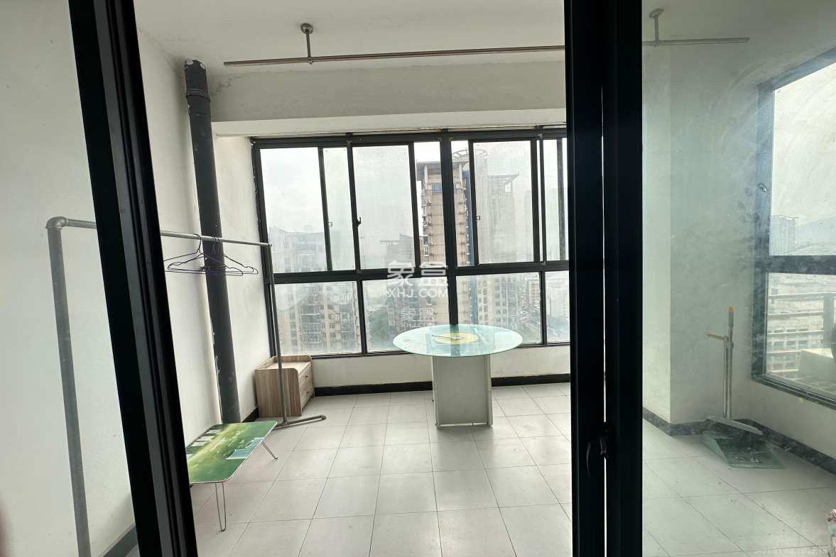 华韵城市海岸(城市水岸苑) 2室2厅1卫 2400.0元/月 华韵城市海岸(城市水岸苑) 2室2厅1卫 2400.0元/月室内图