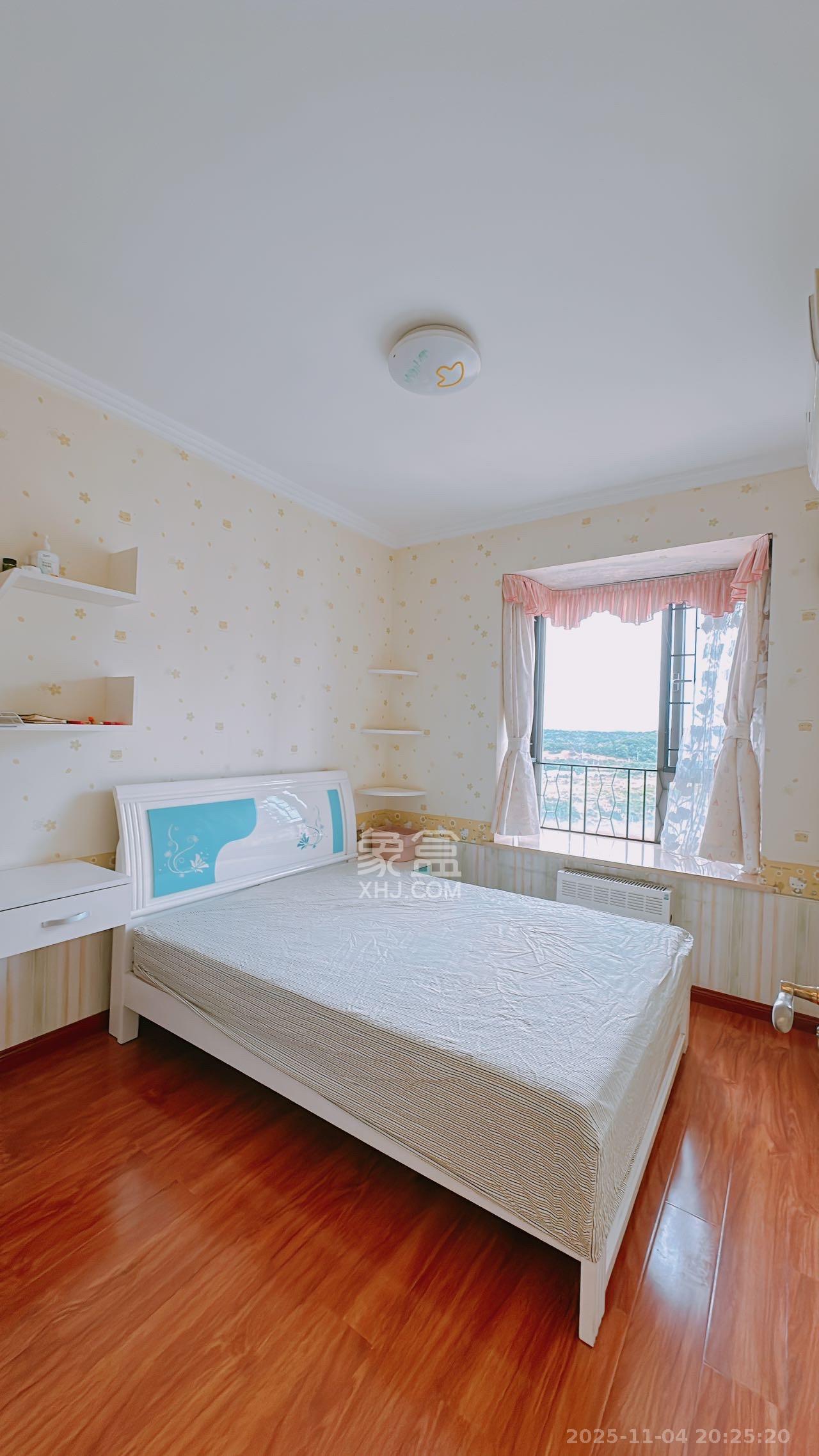 怡海星城  3室2厅2卫    2200.0元/月室内图