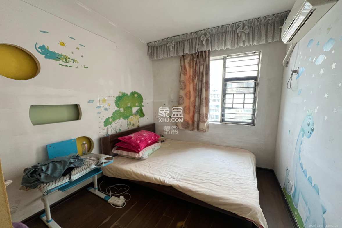 银港水晶城 3室2厅2卫 2600.0元/月 银港水晶城 3室2厅2卫 2600.0元/月室内图